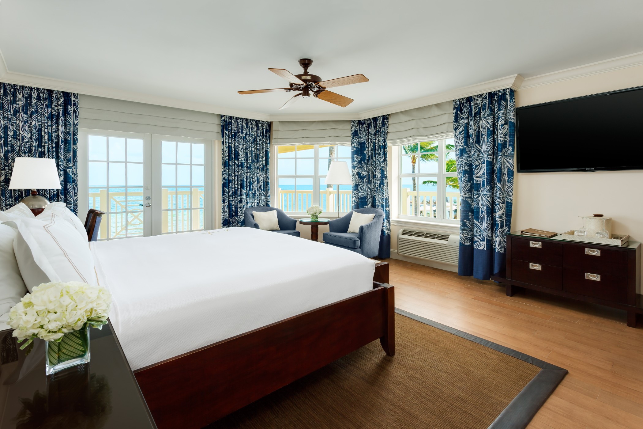 Double Deluxe King Bed