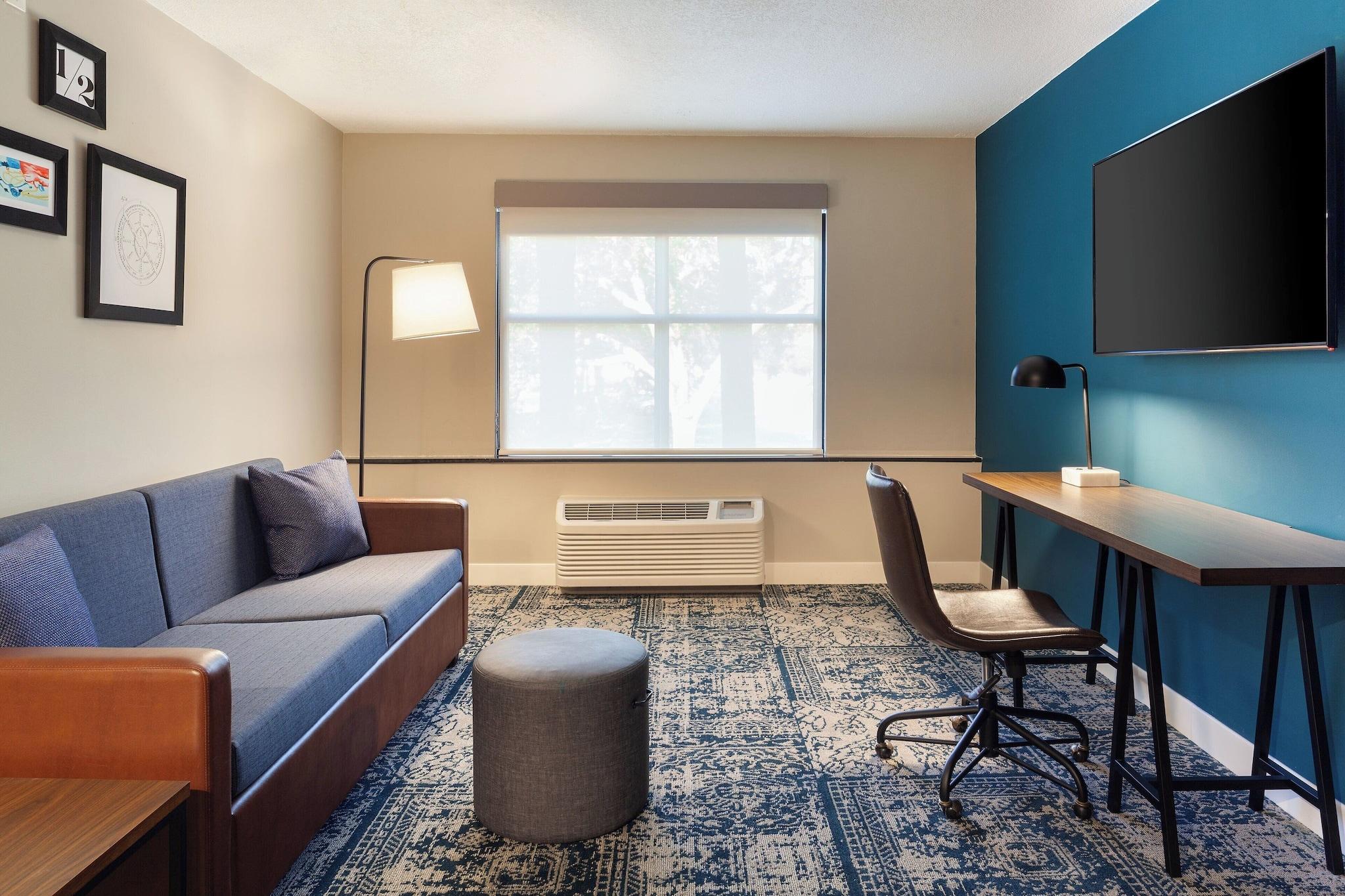 Suite Two Queen Beds One Bedroom