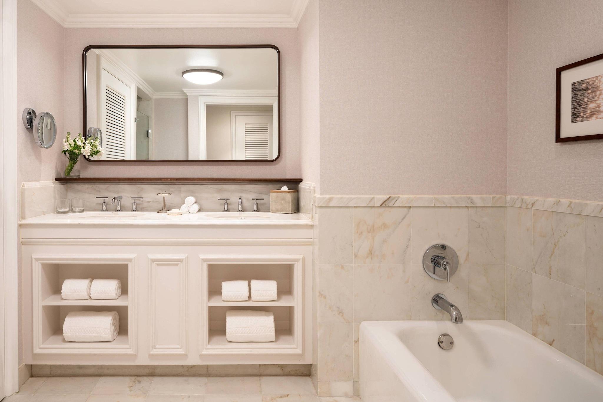 Suite Accessible Executive Room