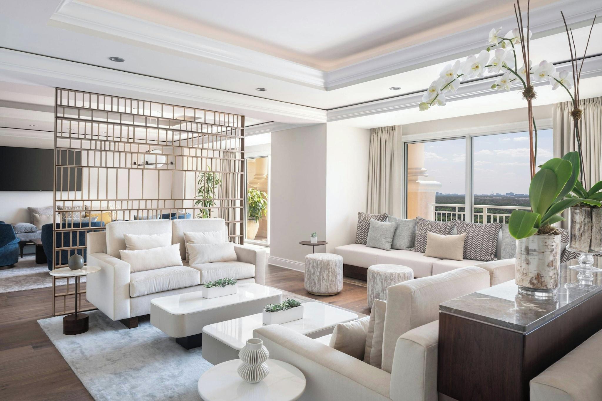 Room Club Two Queen Beds