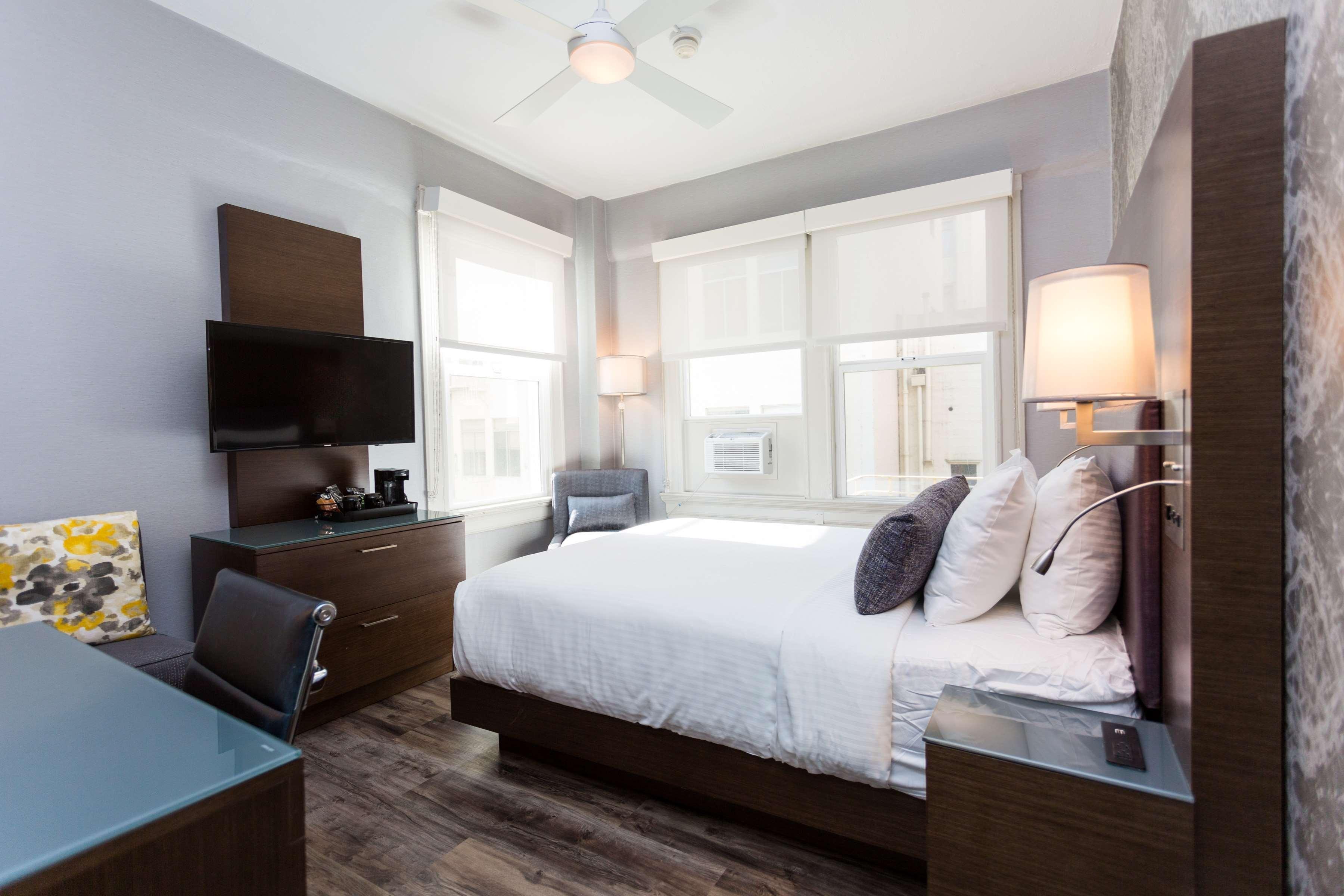 Room Queen Bed Non Smoking