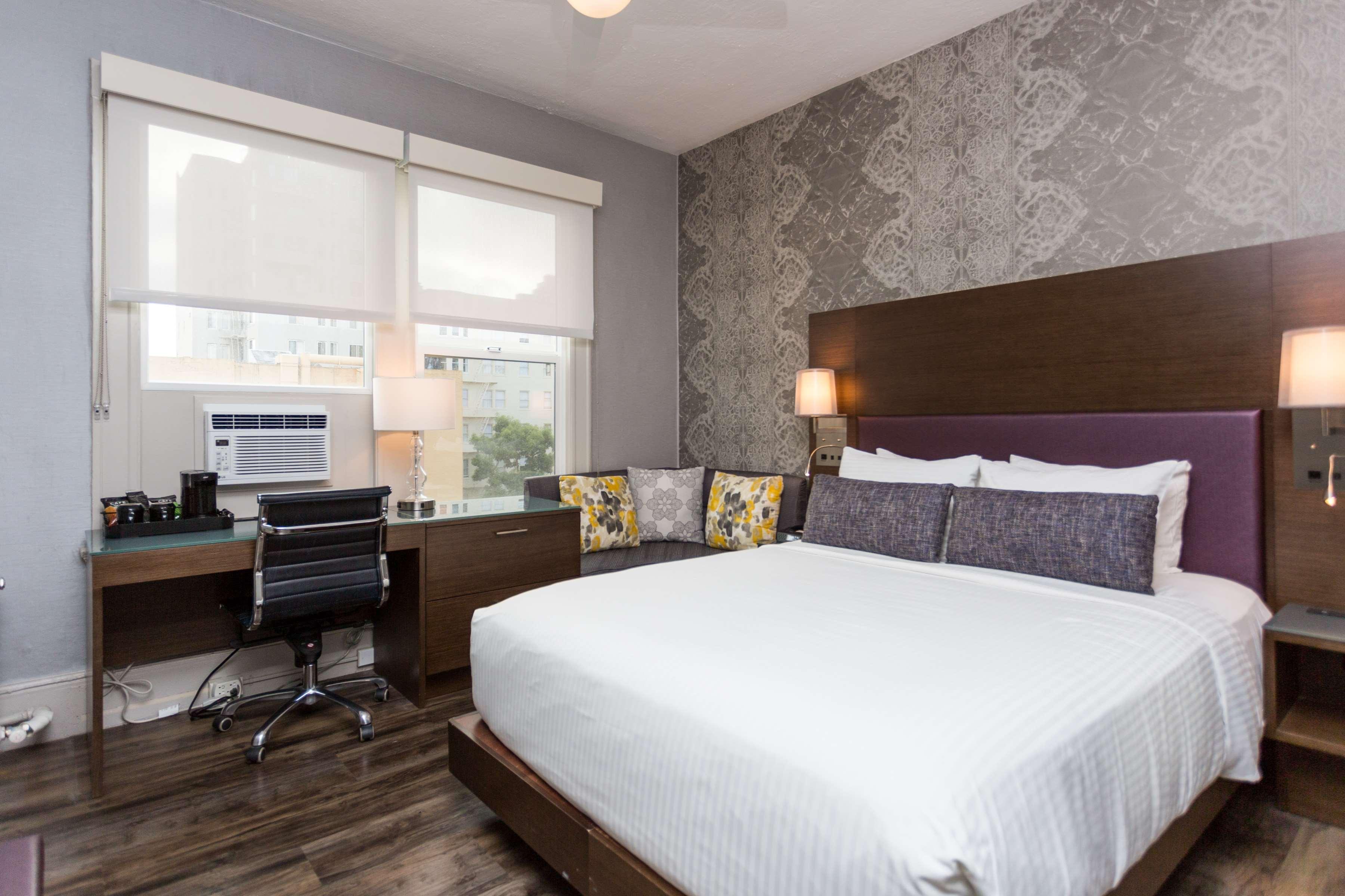 Room Queen Bed Non Smoking