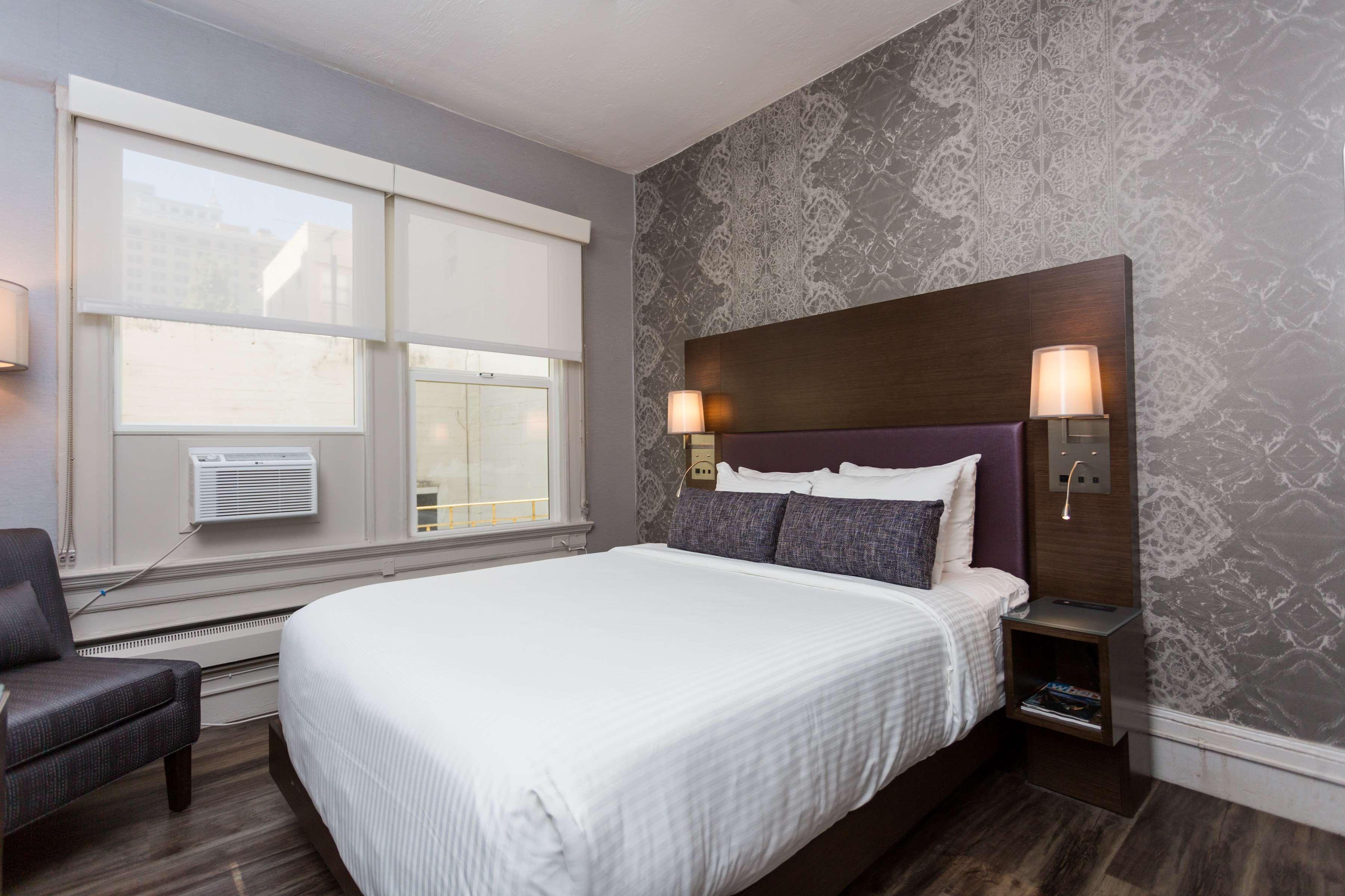 Room Queen Bed Non Smoking