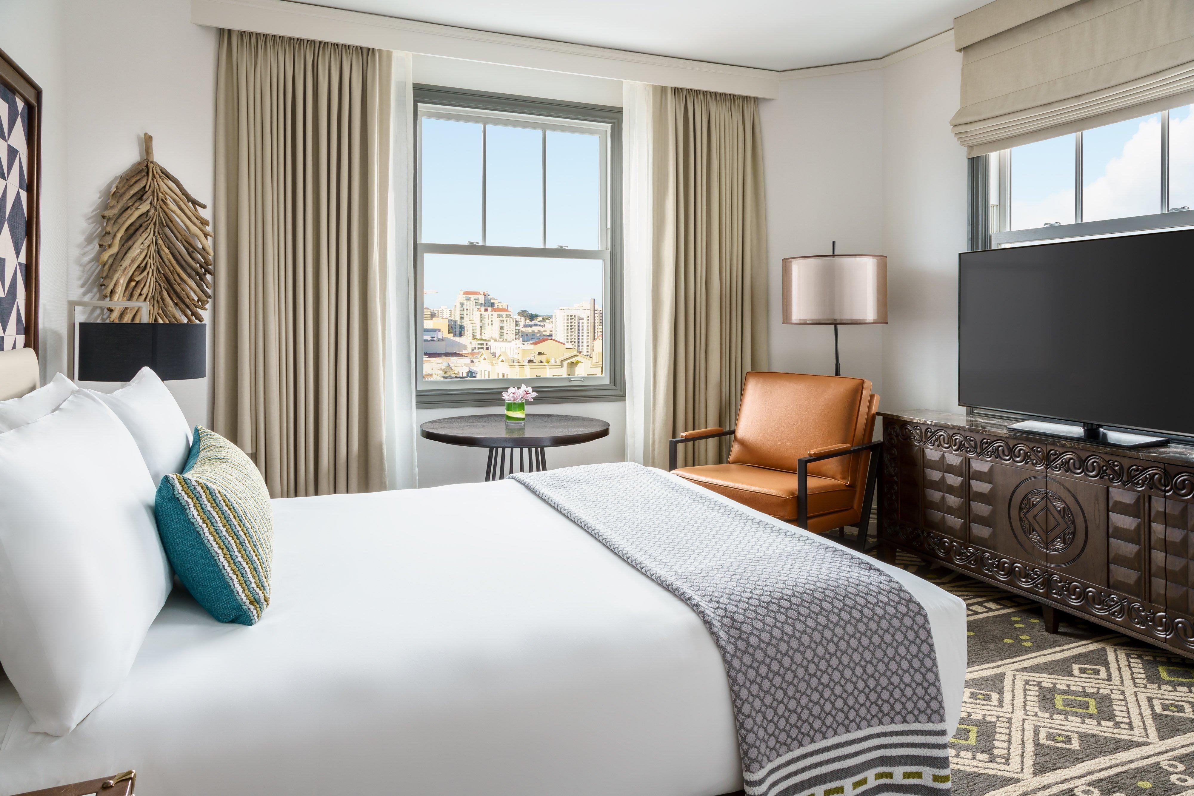 Double City View Queen Bed