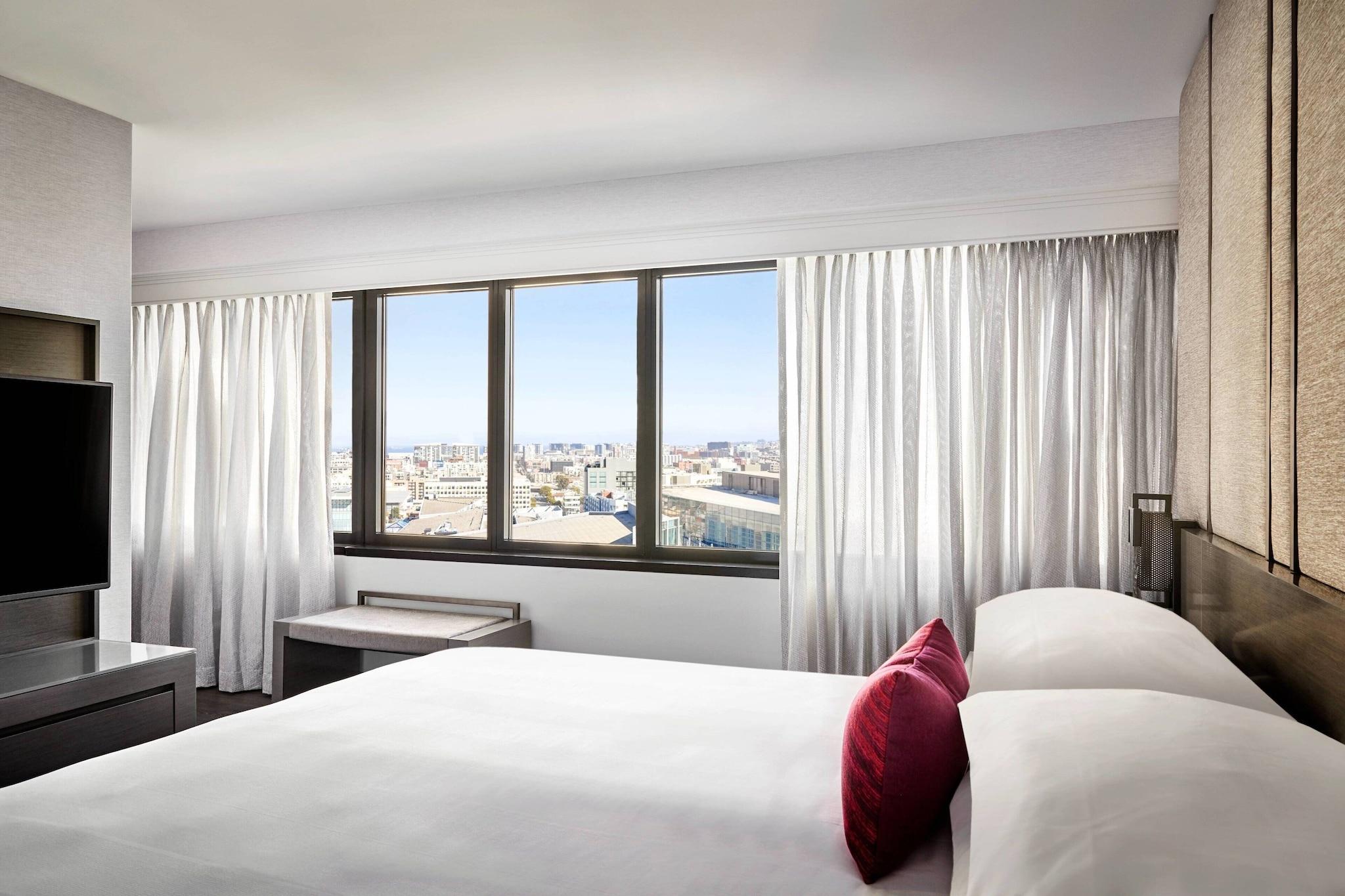 Junior Suite King Bed One Bedroom 