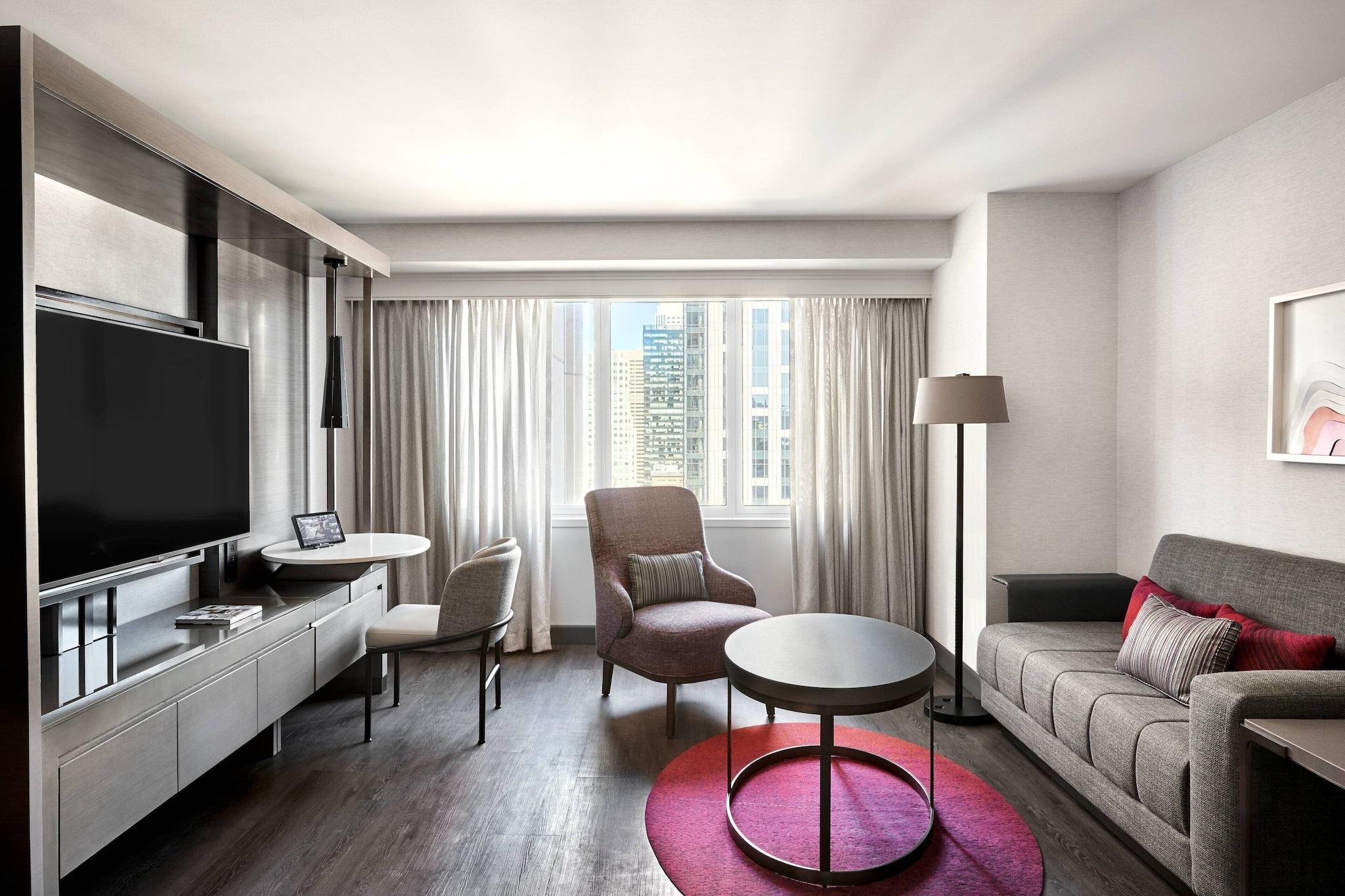 Junior Suite City View King Bed