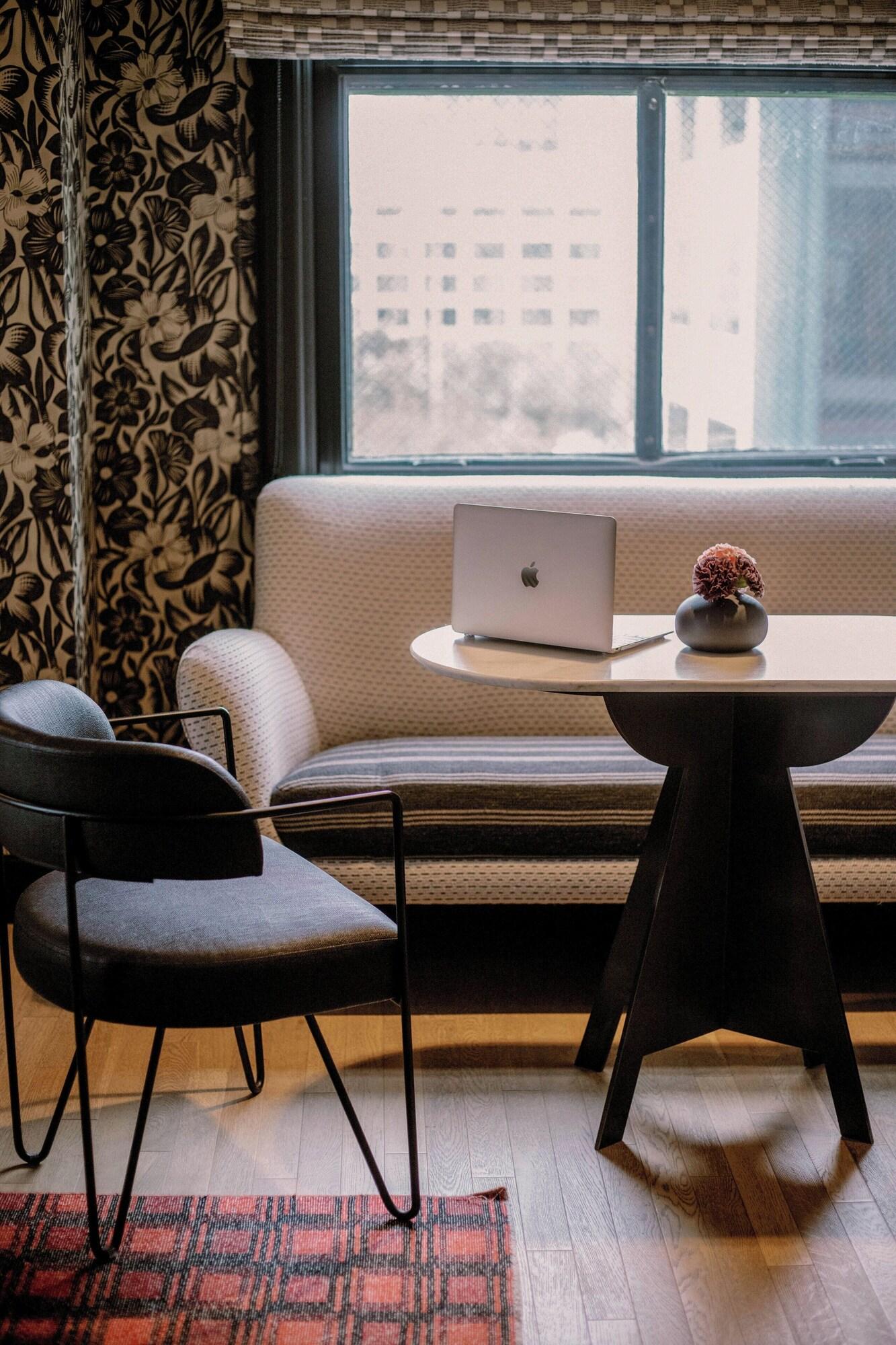 Junior Suite King Size Bed