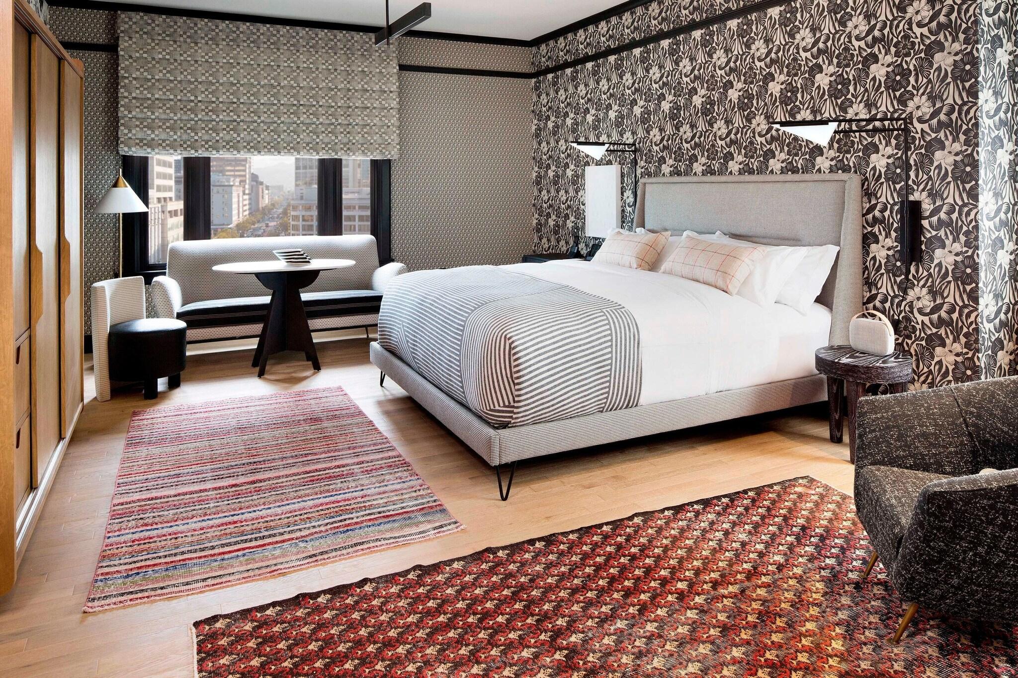 Junior Suite King Size Bed