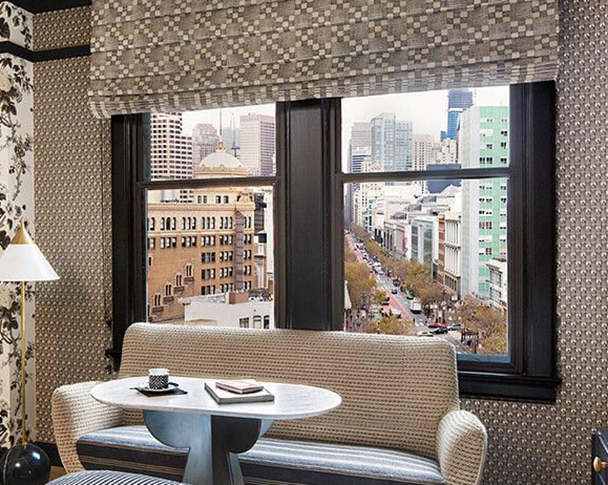 Suite Premier City View