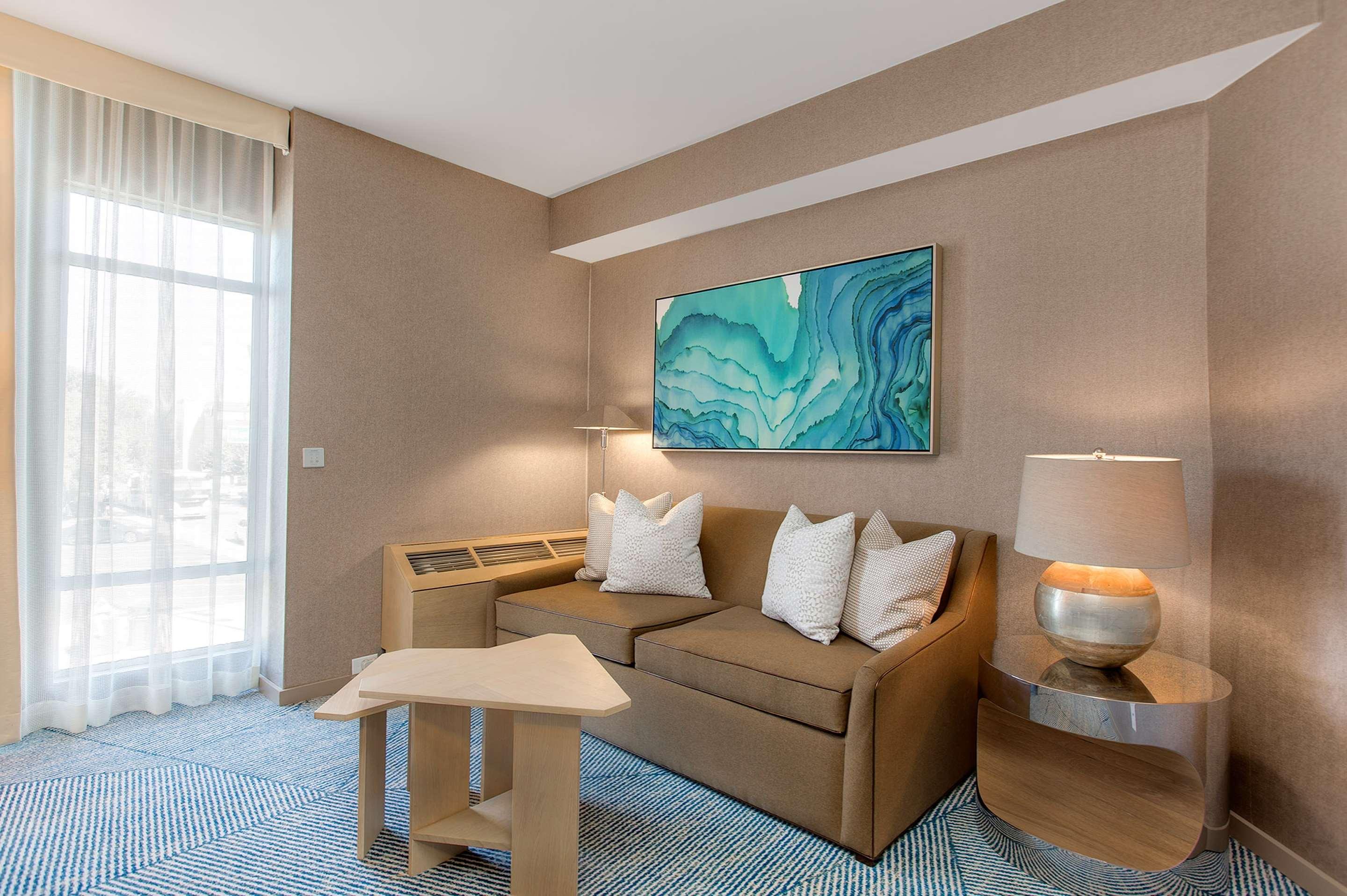 Suite Queen Size Bed