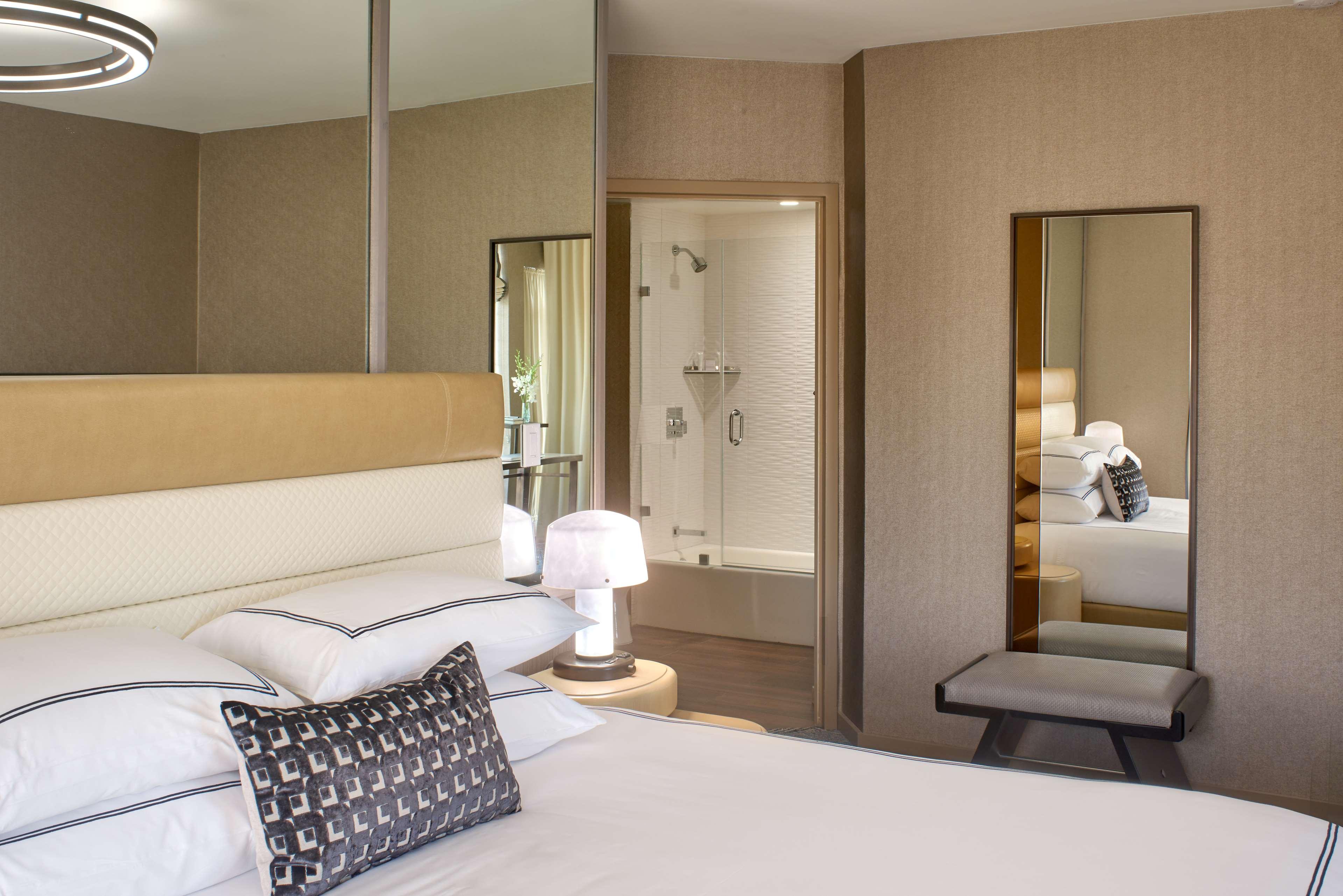 Double Deluxe Queen Bed