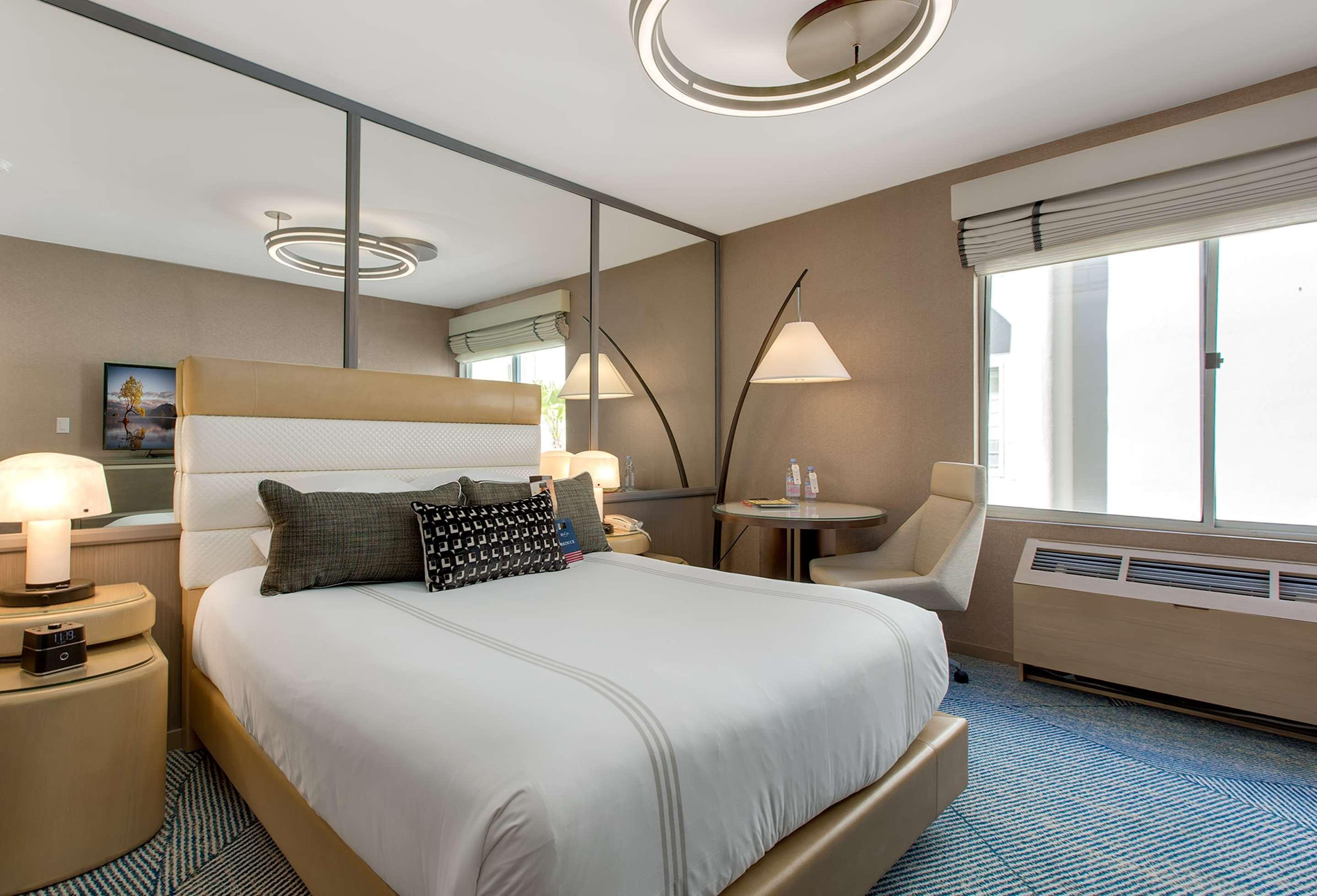 Double Deluxe Queen Bed