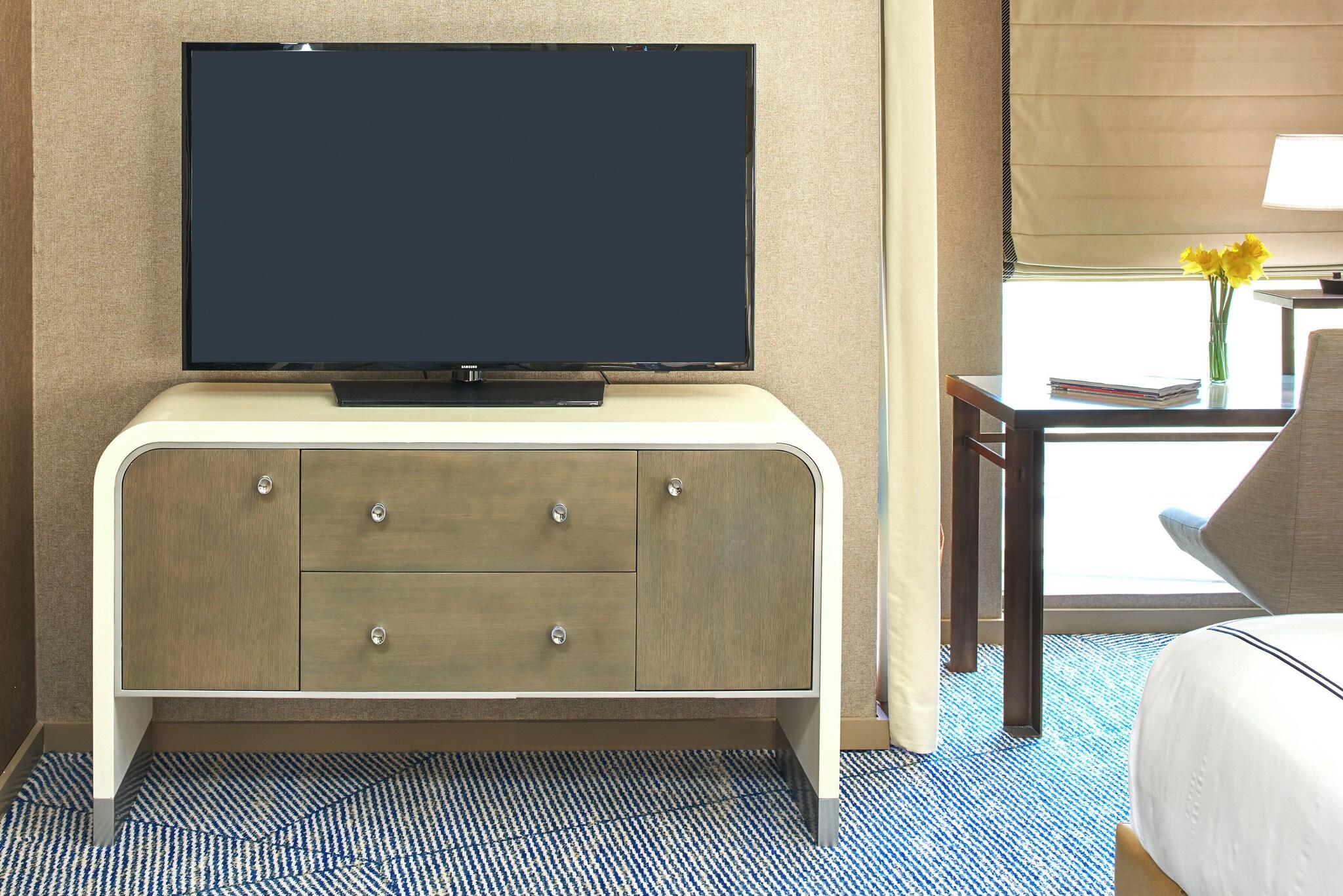 Junior Suite King Size Bed