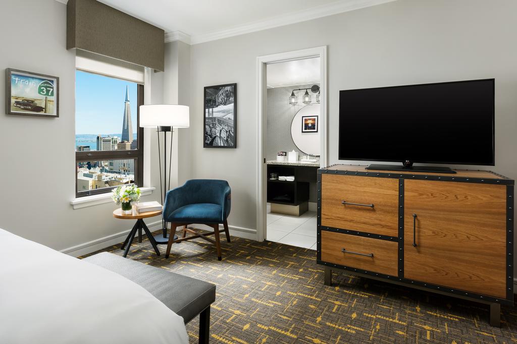 Room Deluxe King Bed