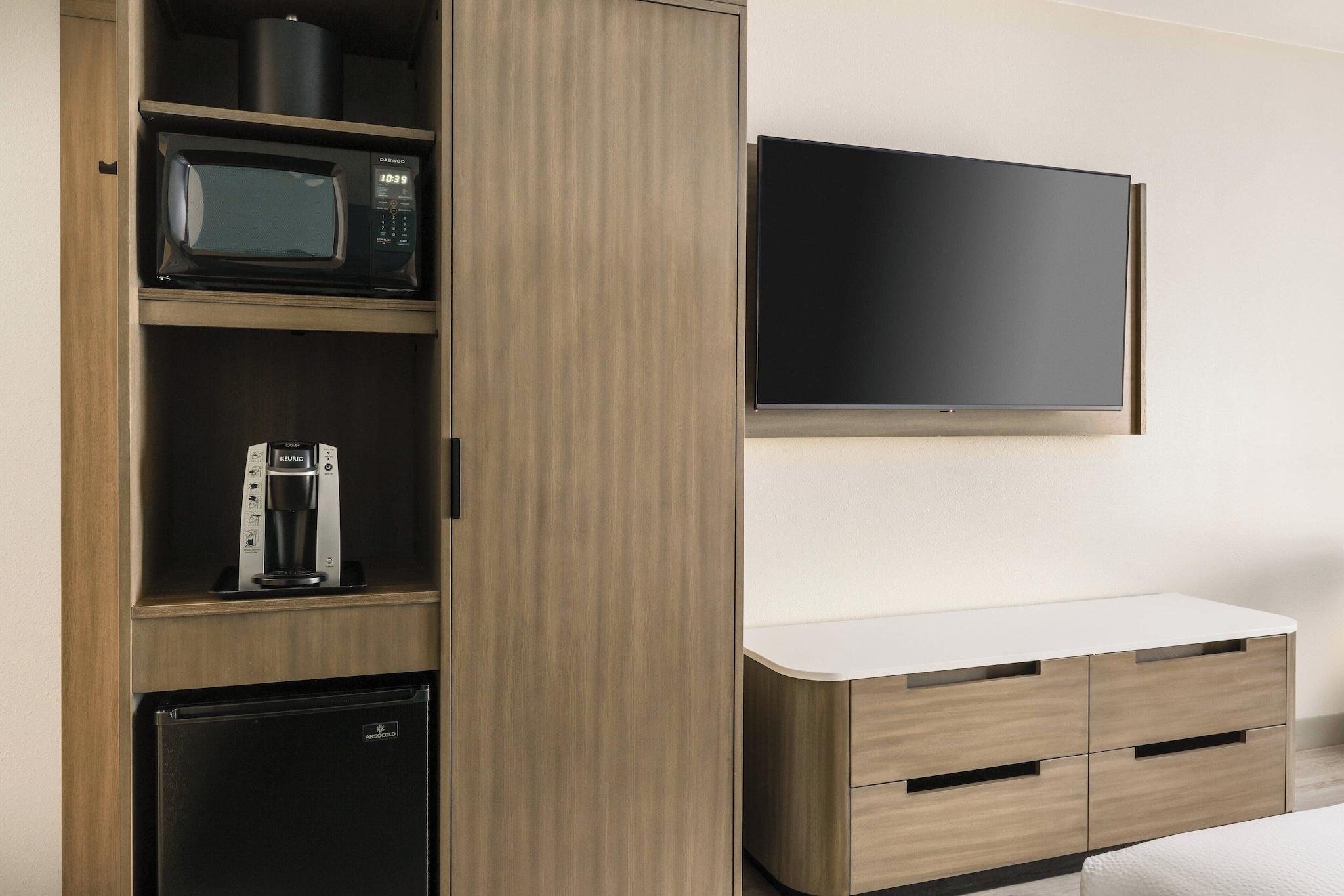 Double Accessible King Size Bed