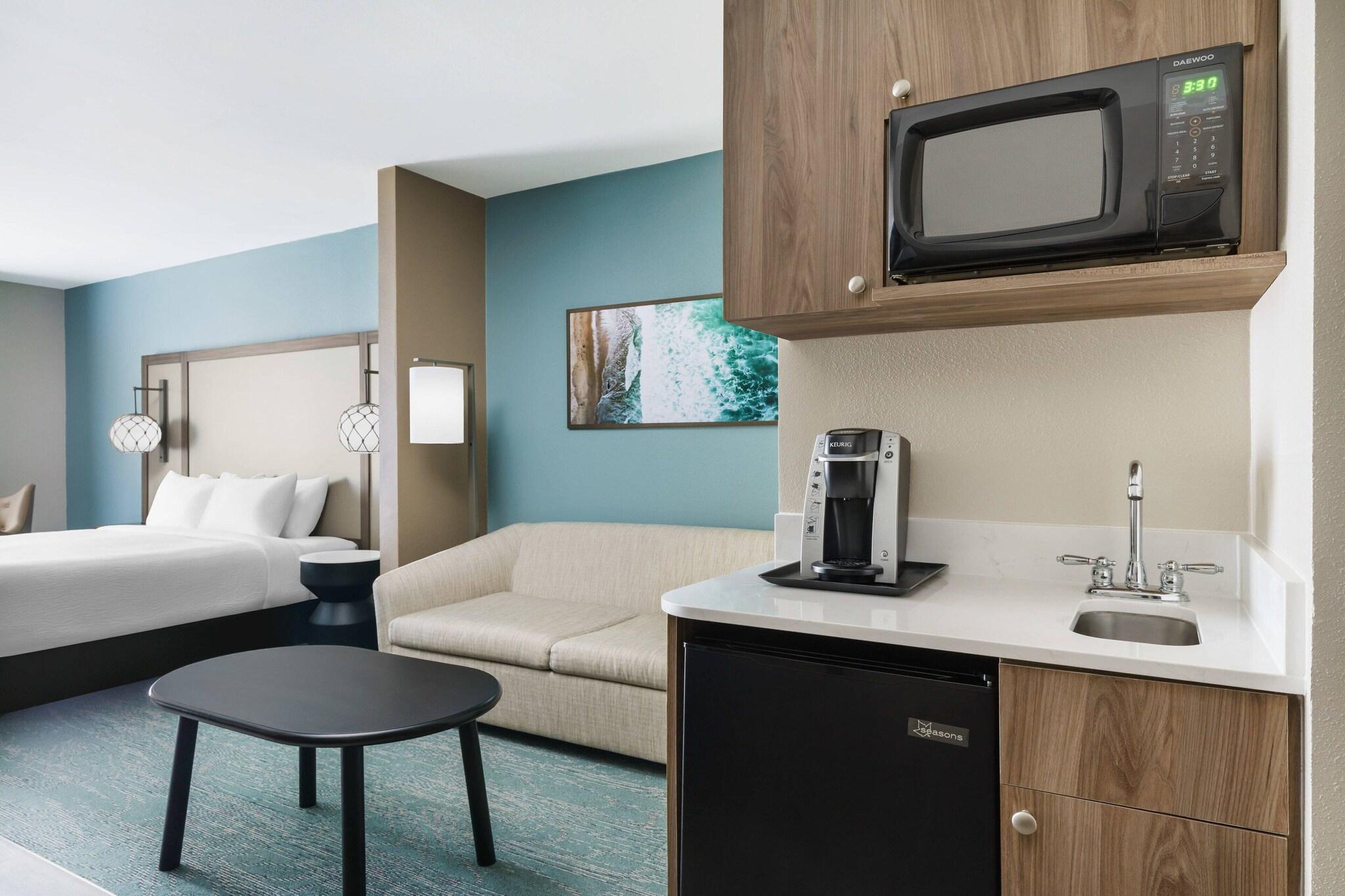 Suite Two Queen Beds