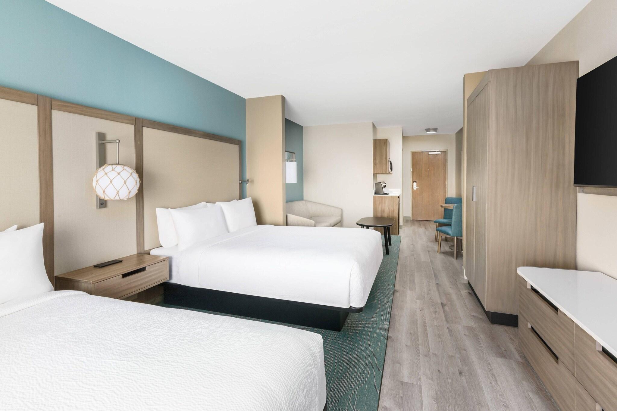 Suite Two Queen Beds