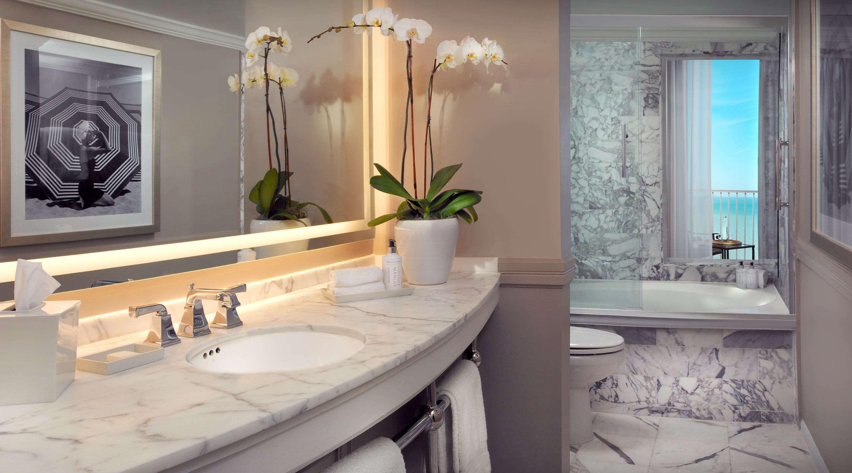 Suite Ocean Front King Bed