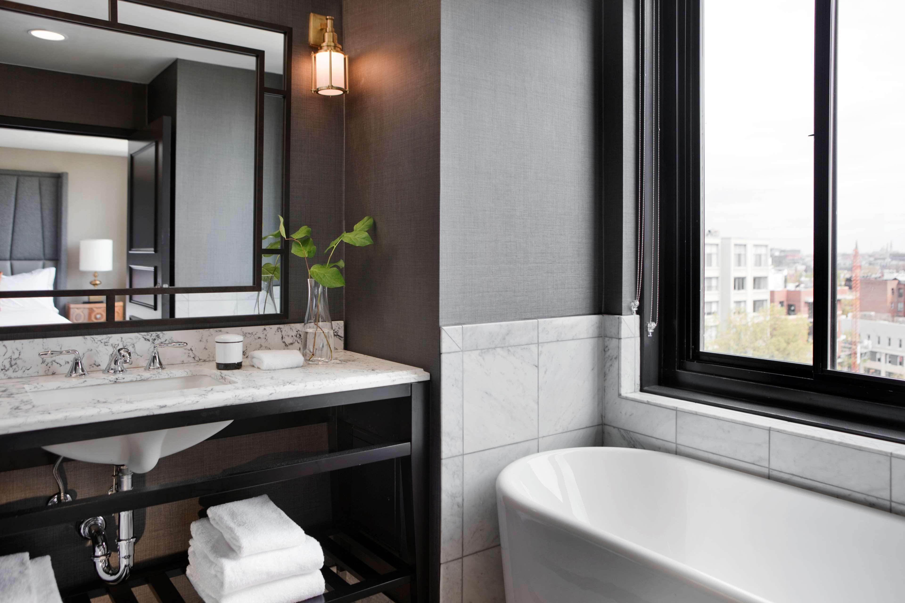 Studio Two Queen Beds