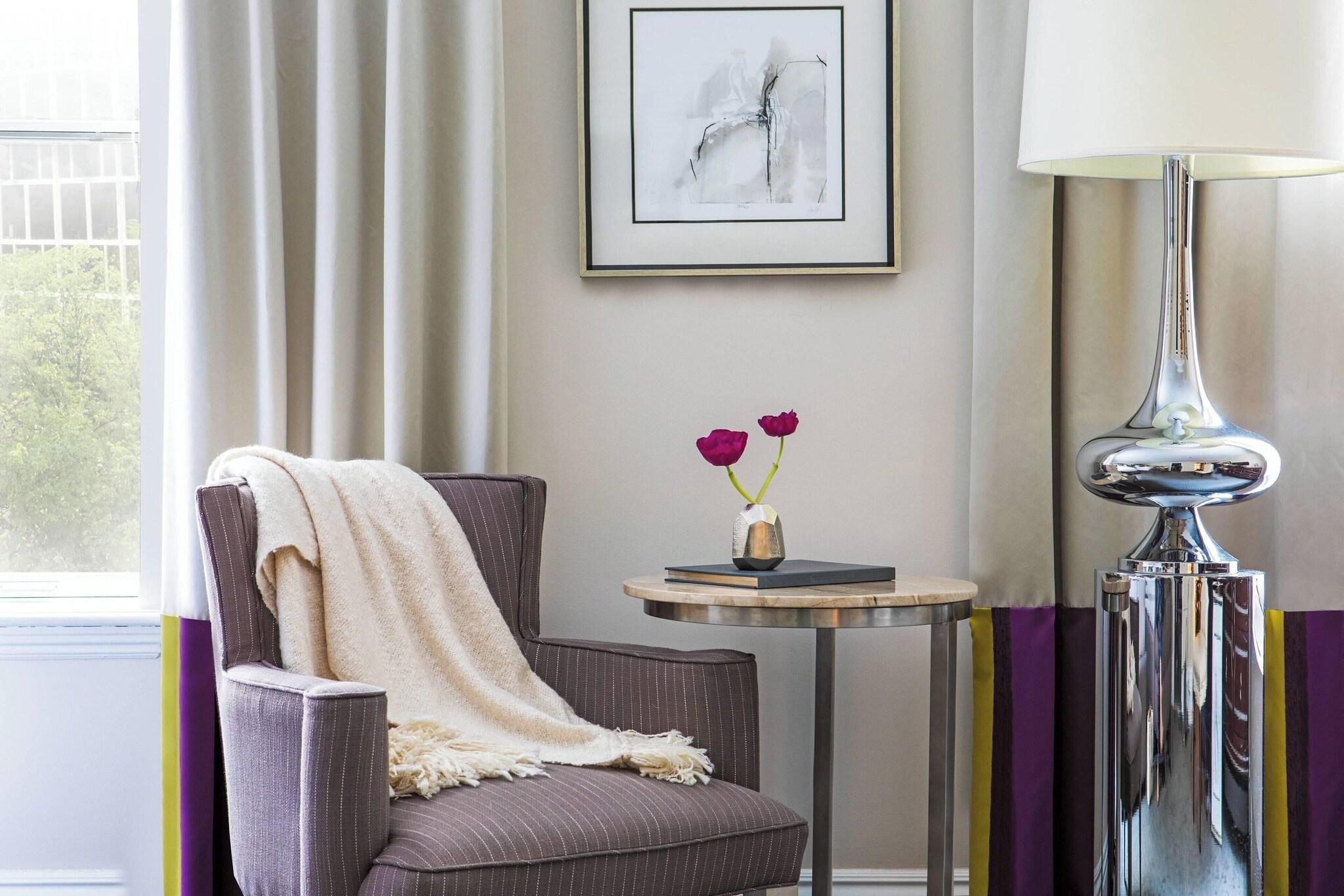 Suite Deluxe King Bed