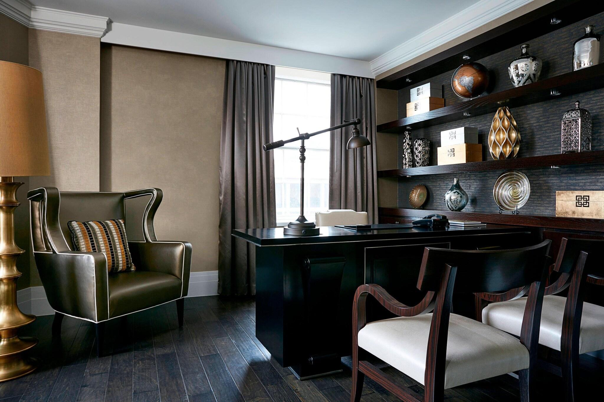 Suite Deluxe King Bed