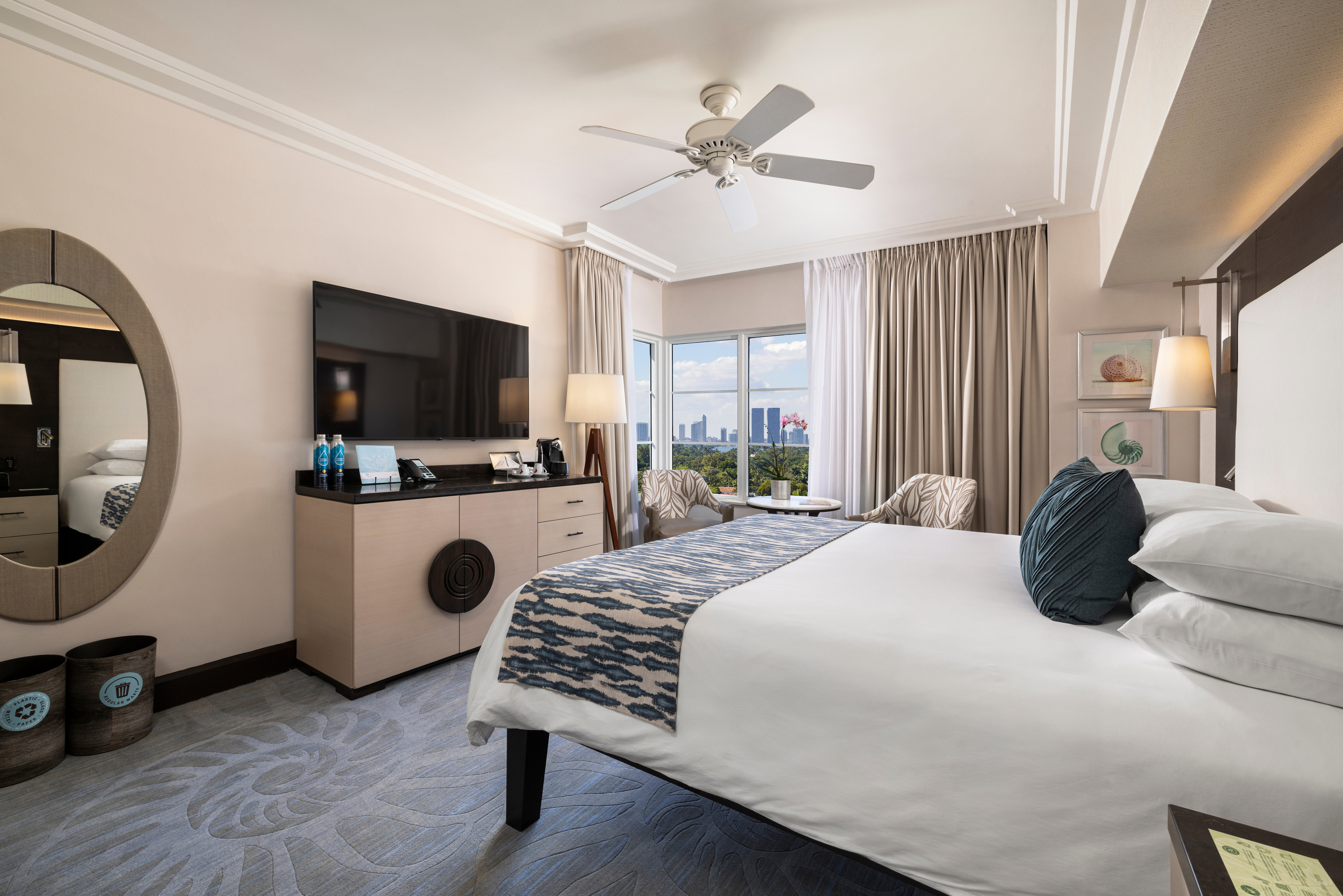 Room City View King Bed