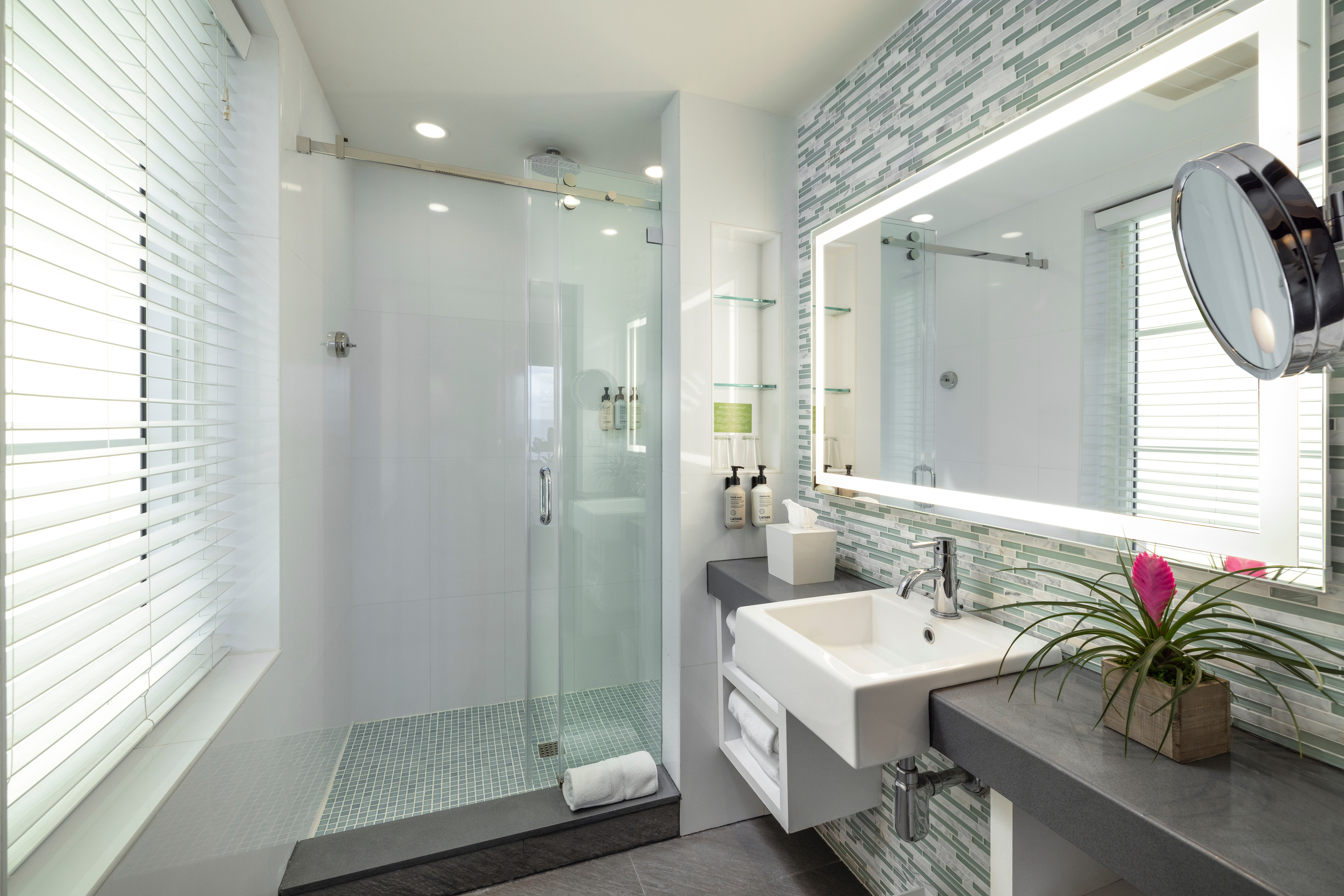 Room City View King Bed