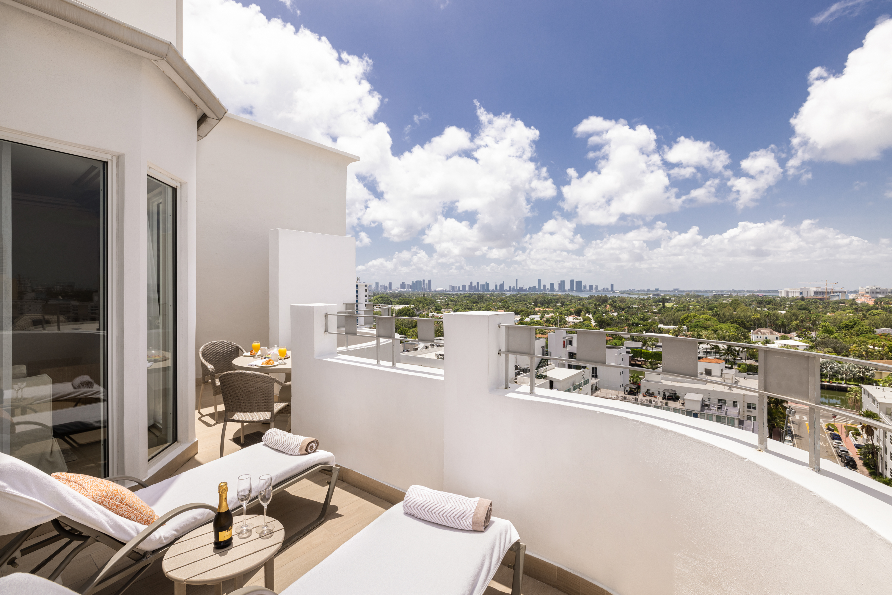 Junior Suite City View One Bedroom