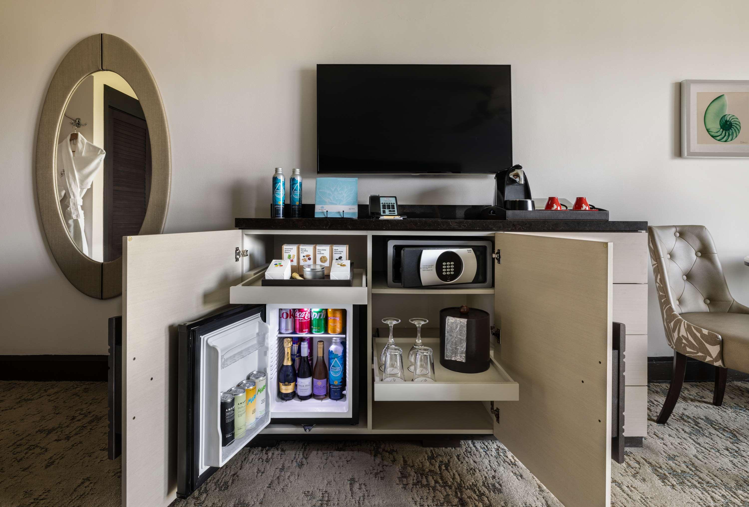 Studio King Size Bed