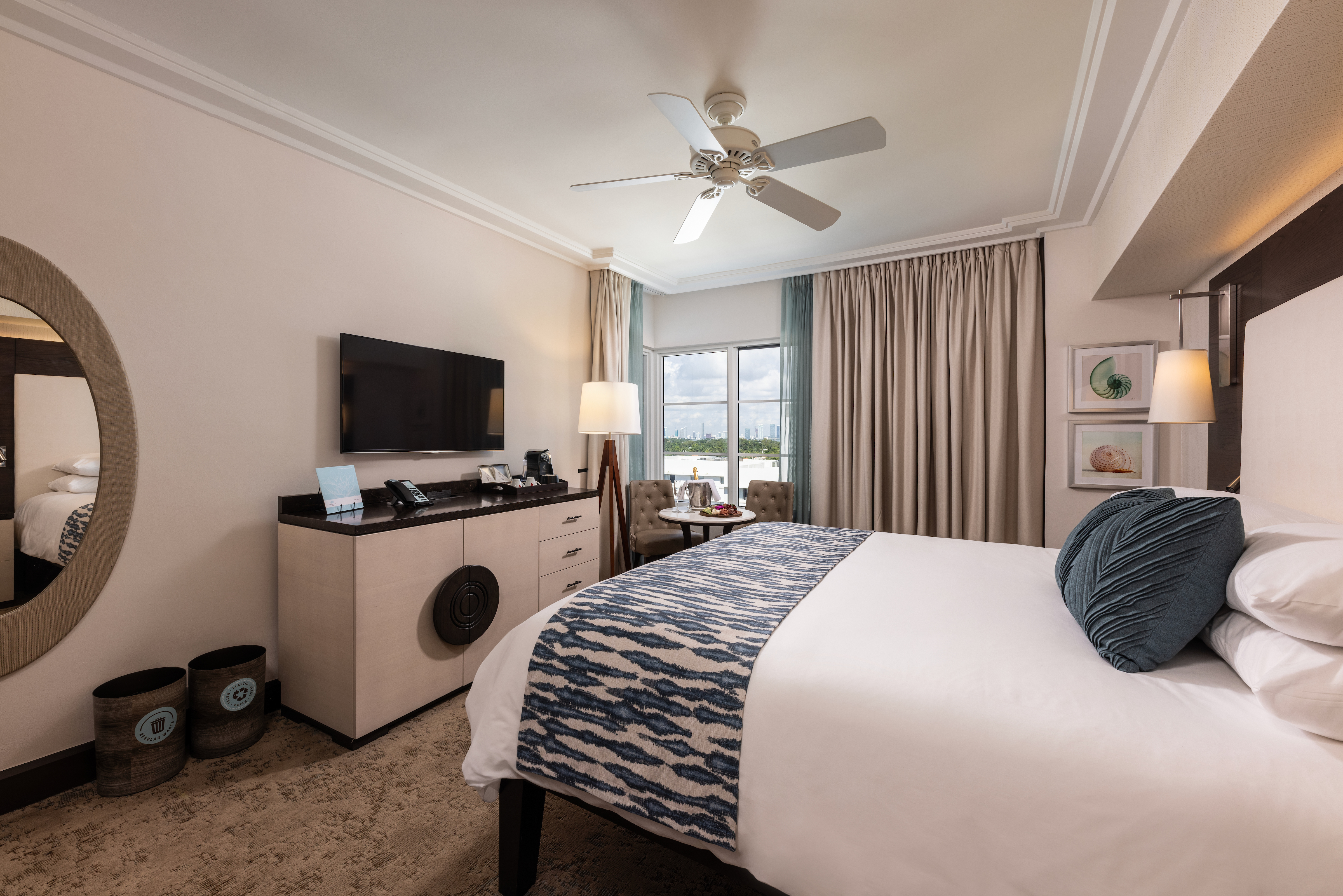 Room City View King Bed