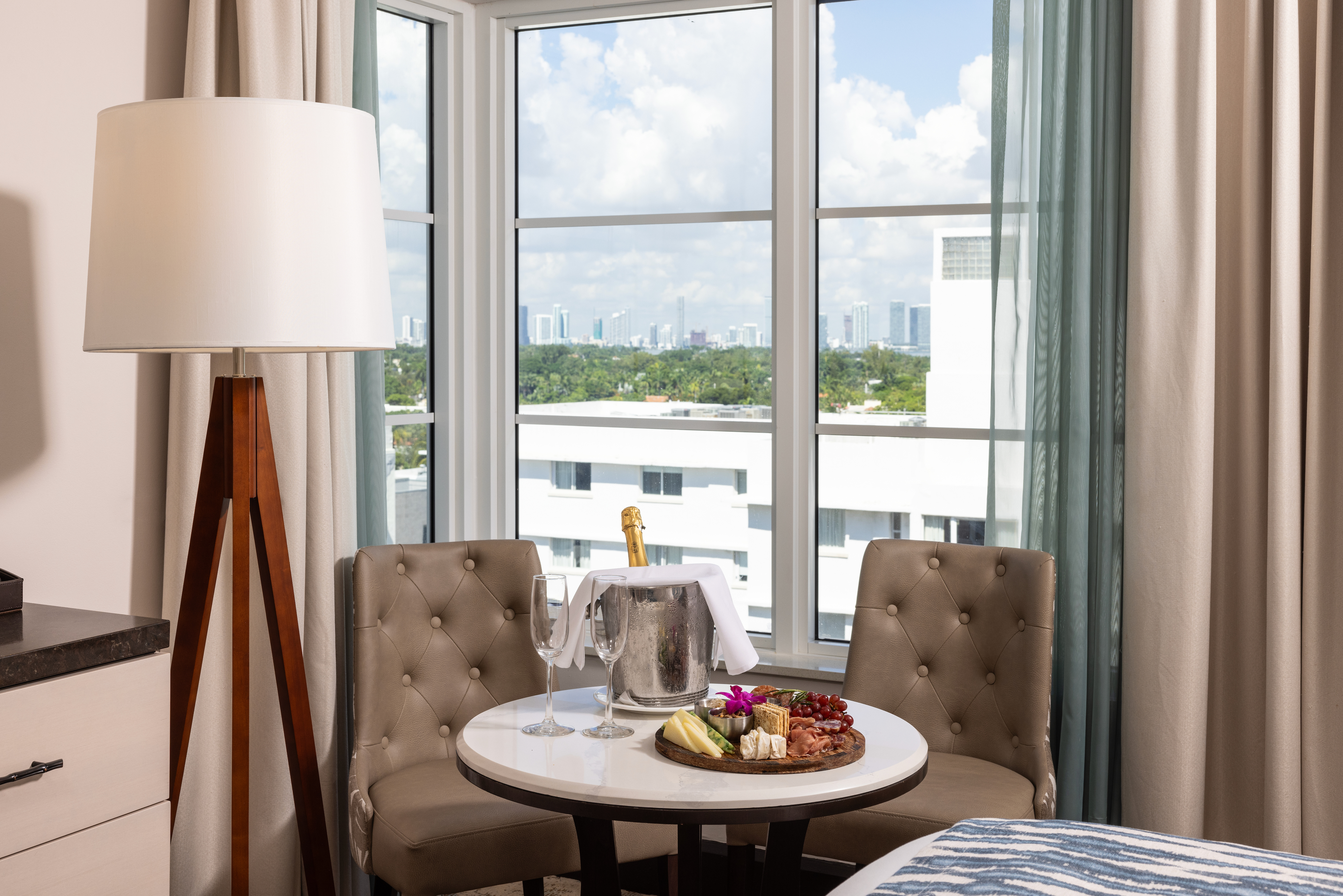 Room City View King Bed