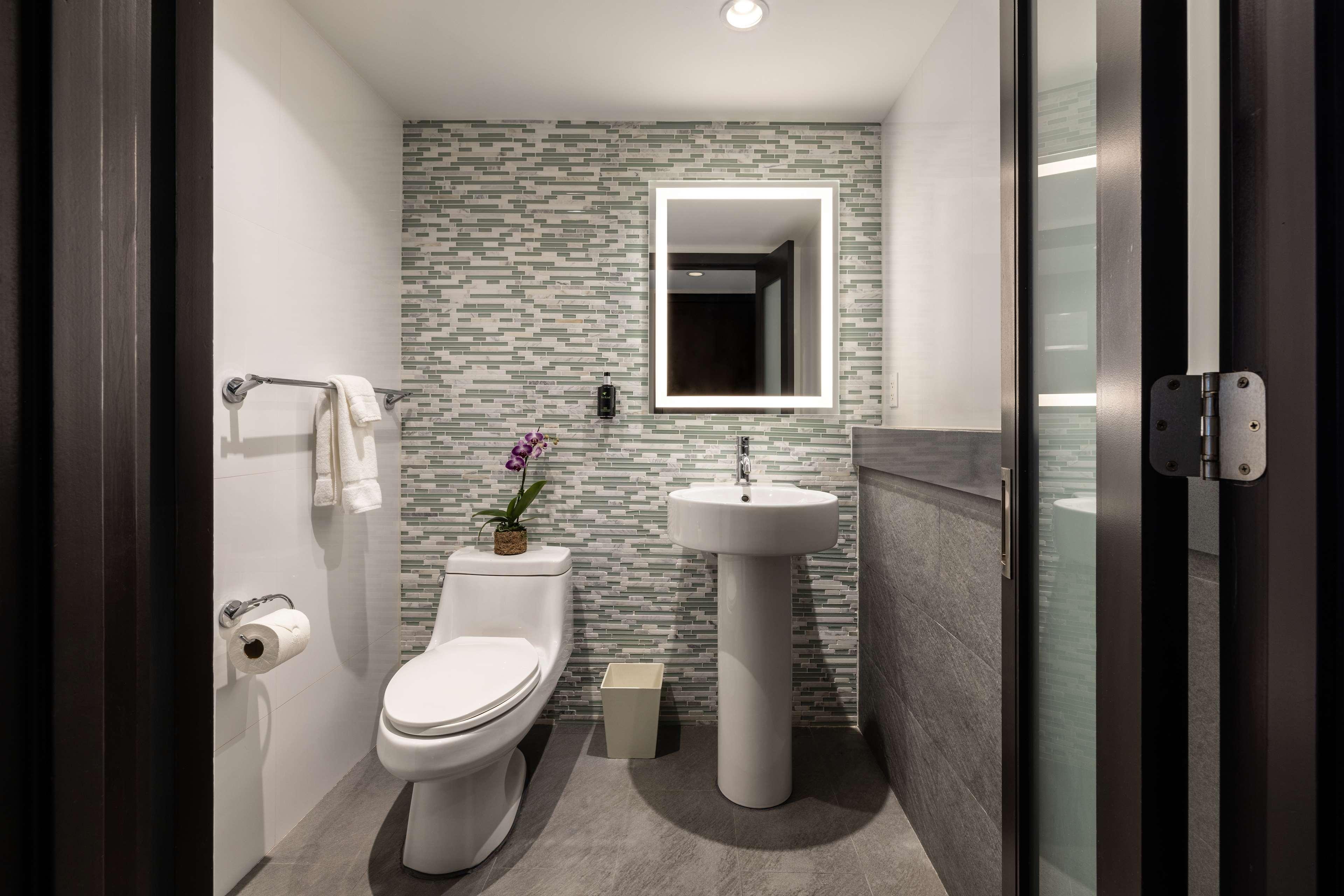 Junior Suite City View One Bedroom