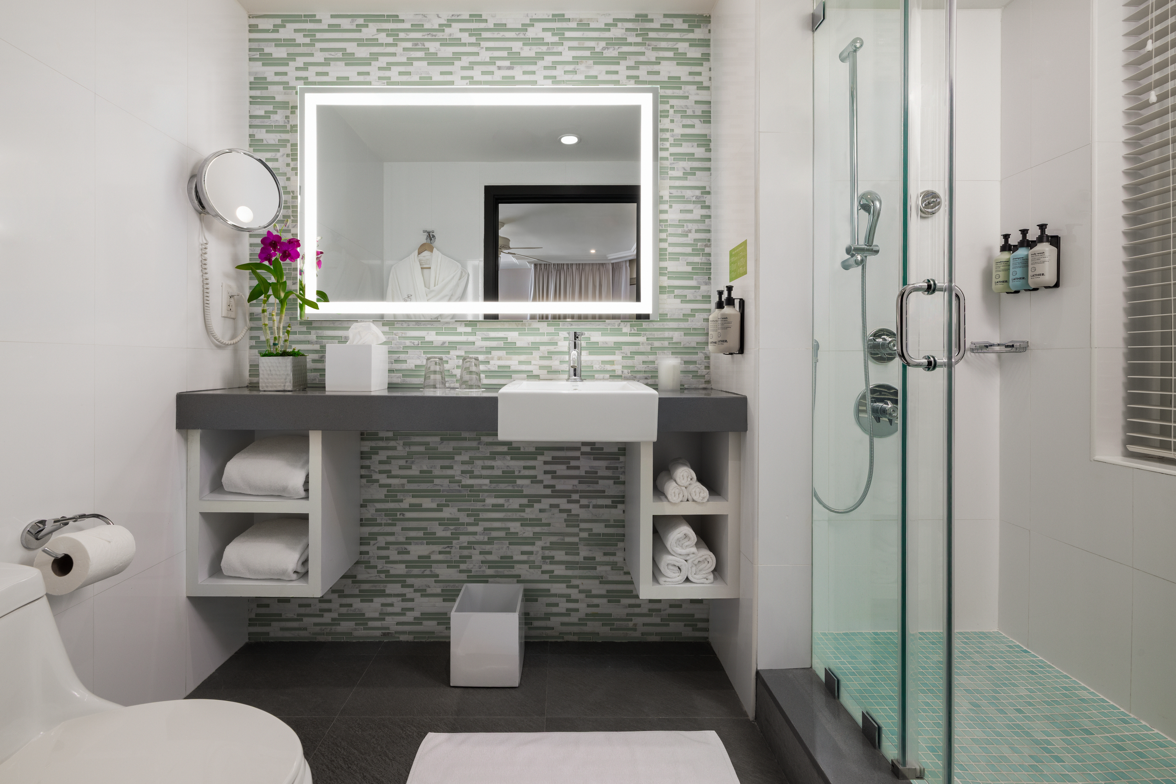 Double City View King Bed