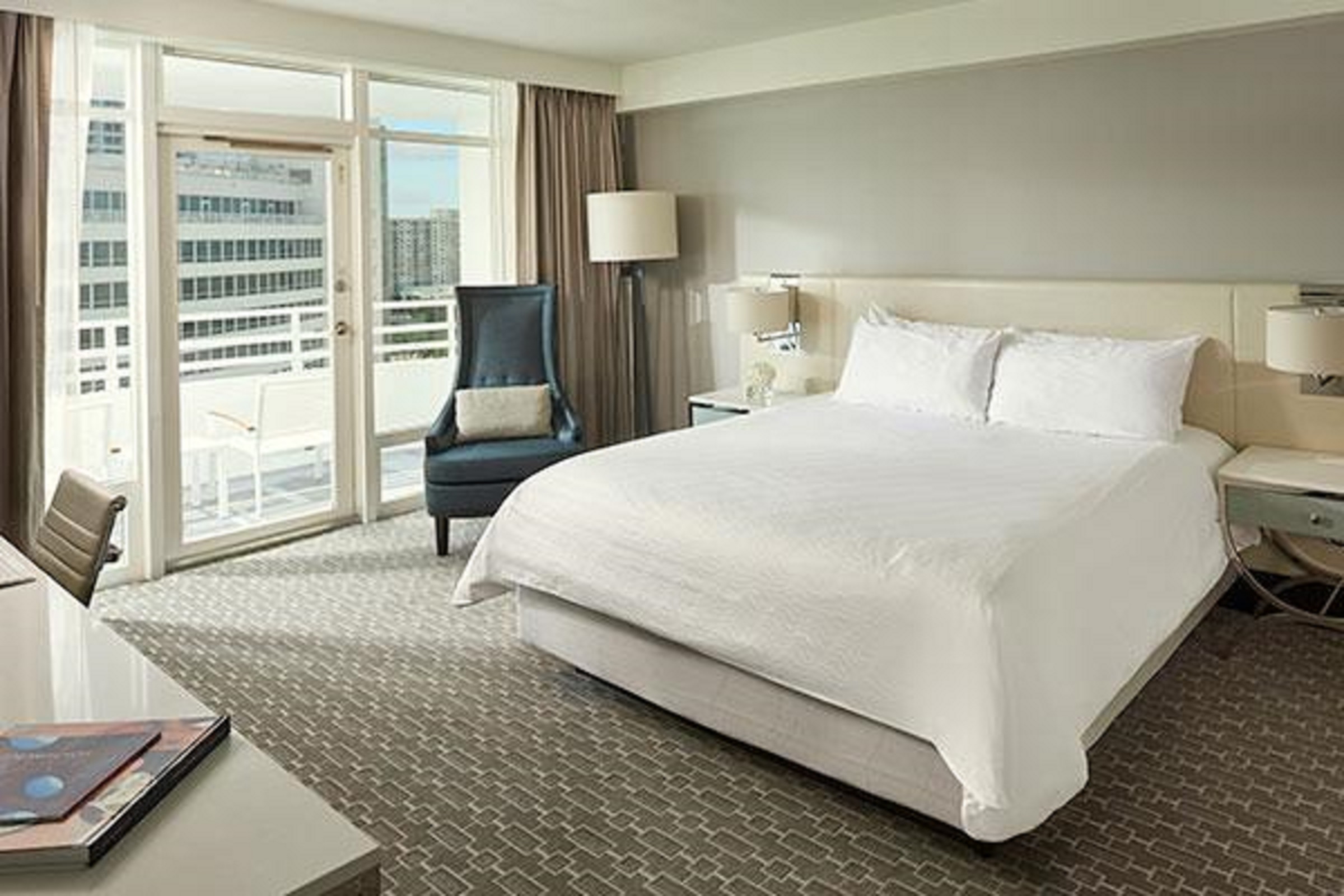 Double Bay View King Bed