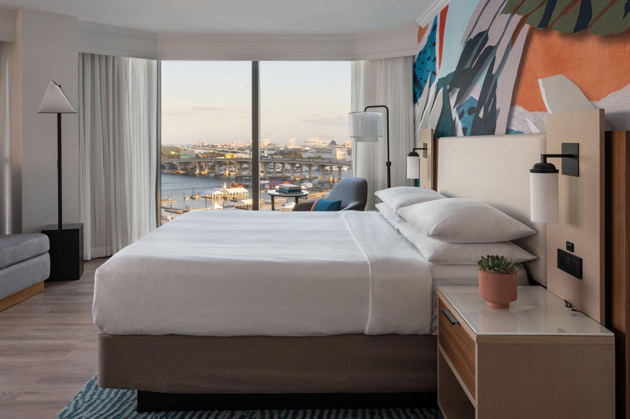 Junior Suite Bay View King Bed