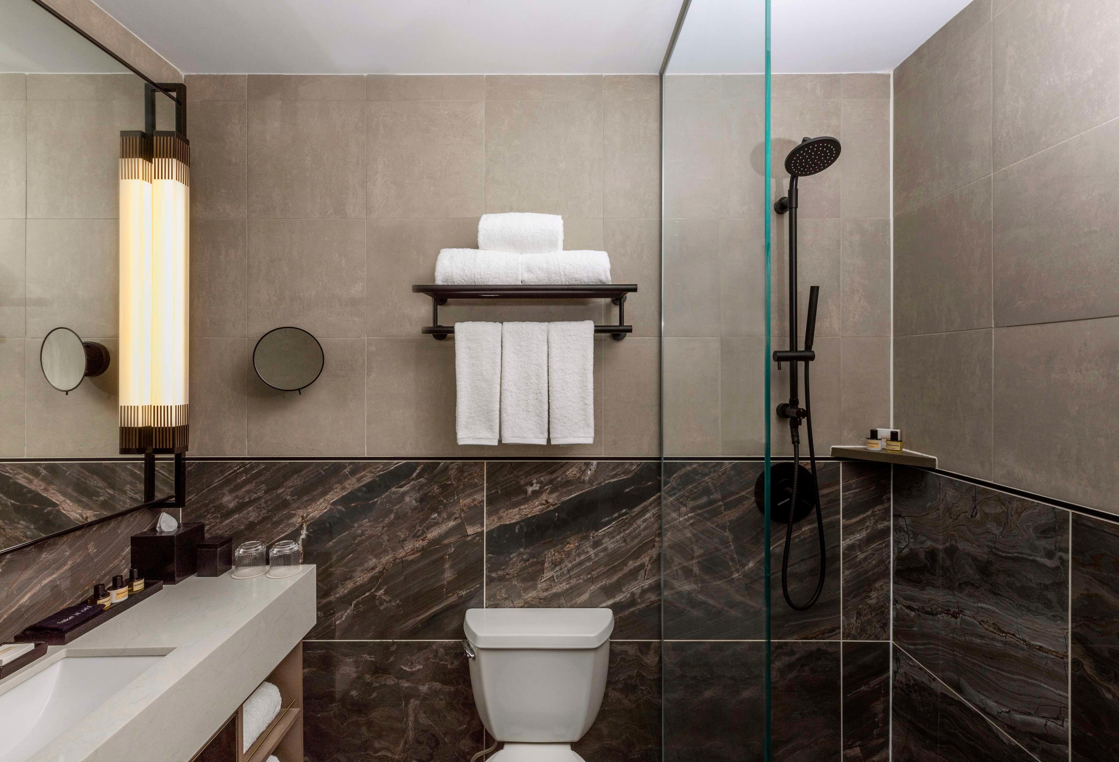 Room Deluxe King Bed