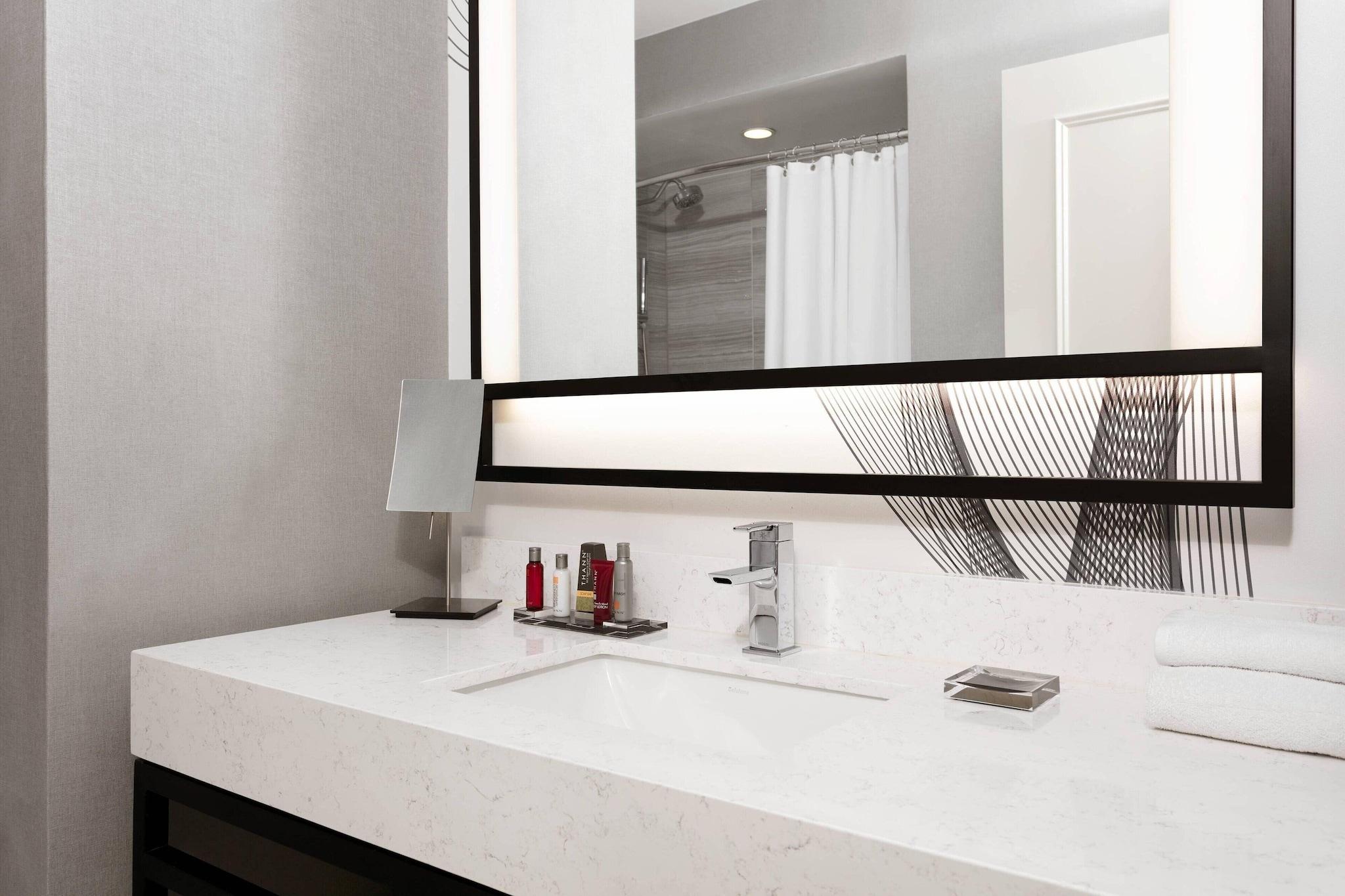 Double Deluxe King Bed