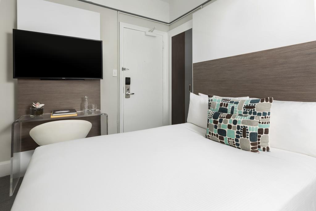 Double Classic Double Bed