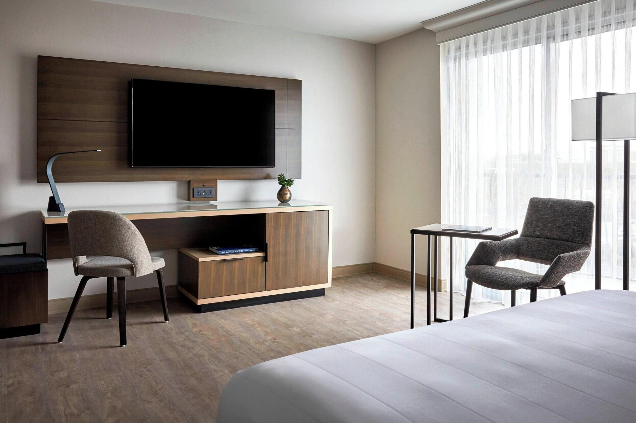 Double Deluxe King Bed