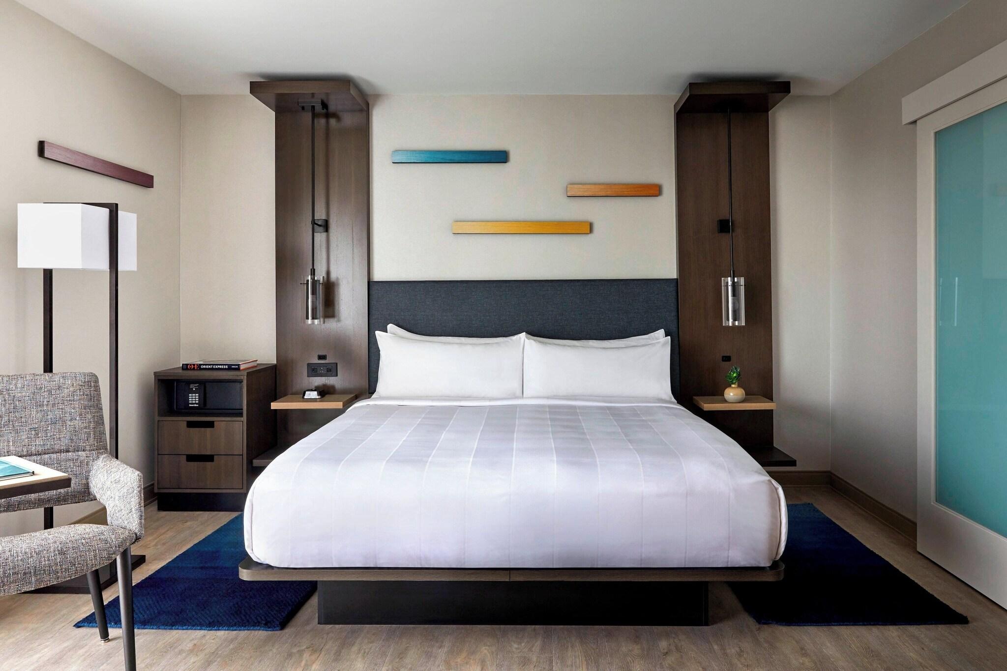 Double Deluxe King Bed