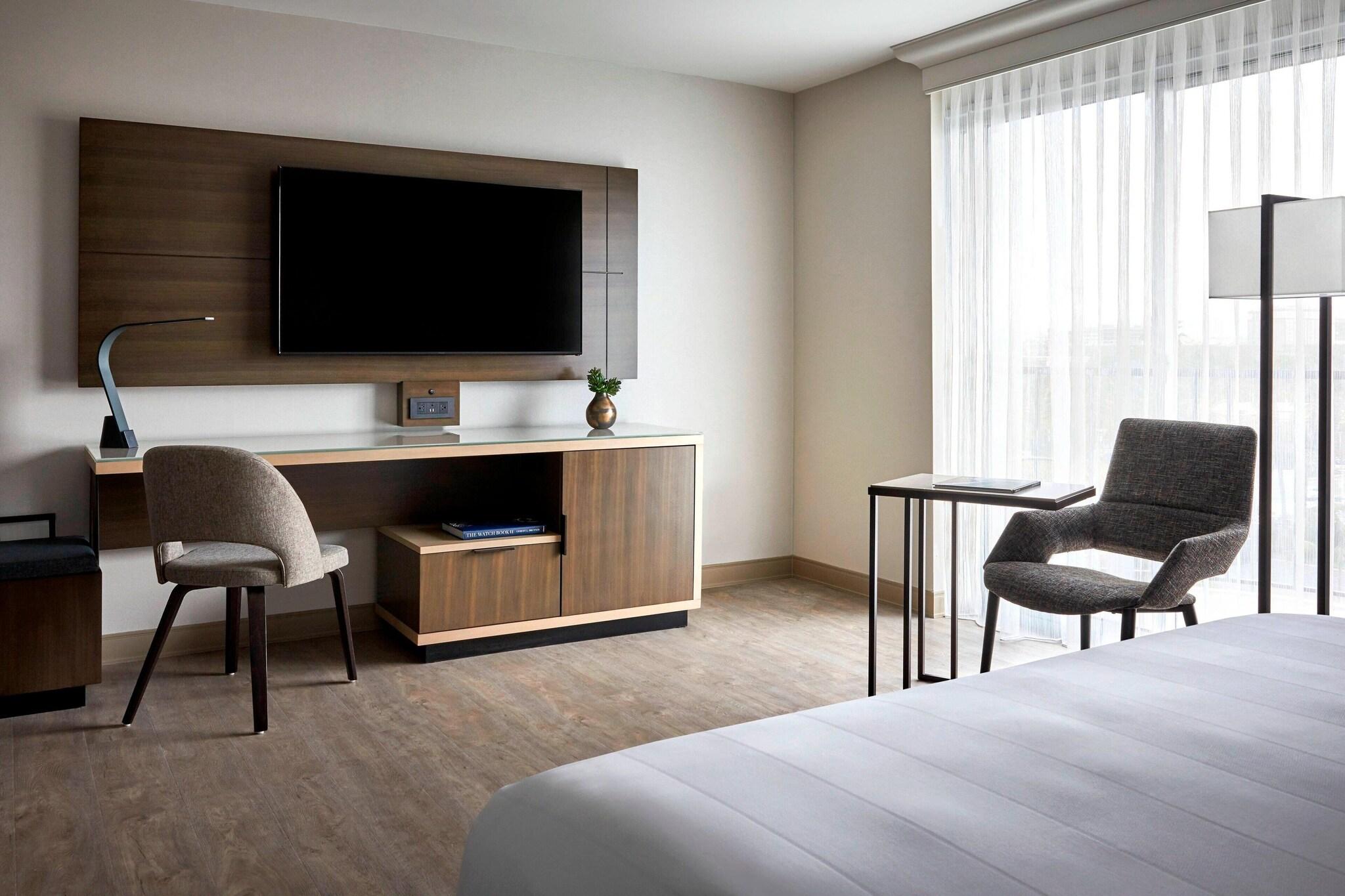 Double Deluxe King Bed