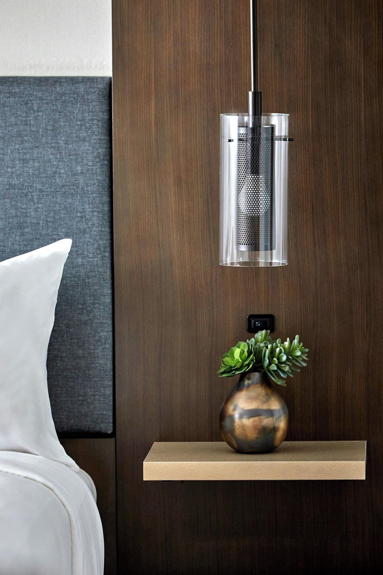 Studio King Size Bed