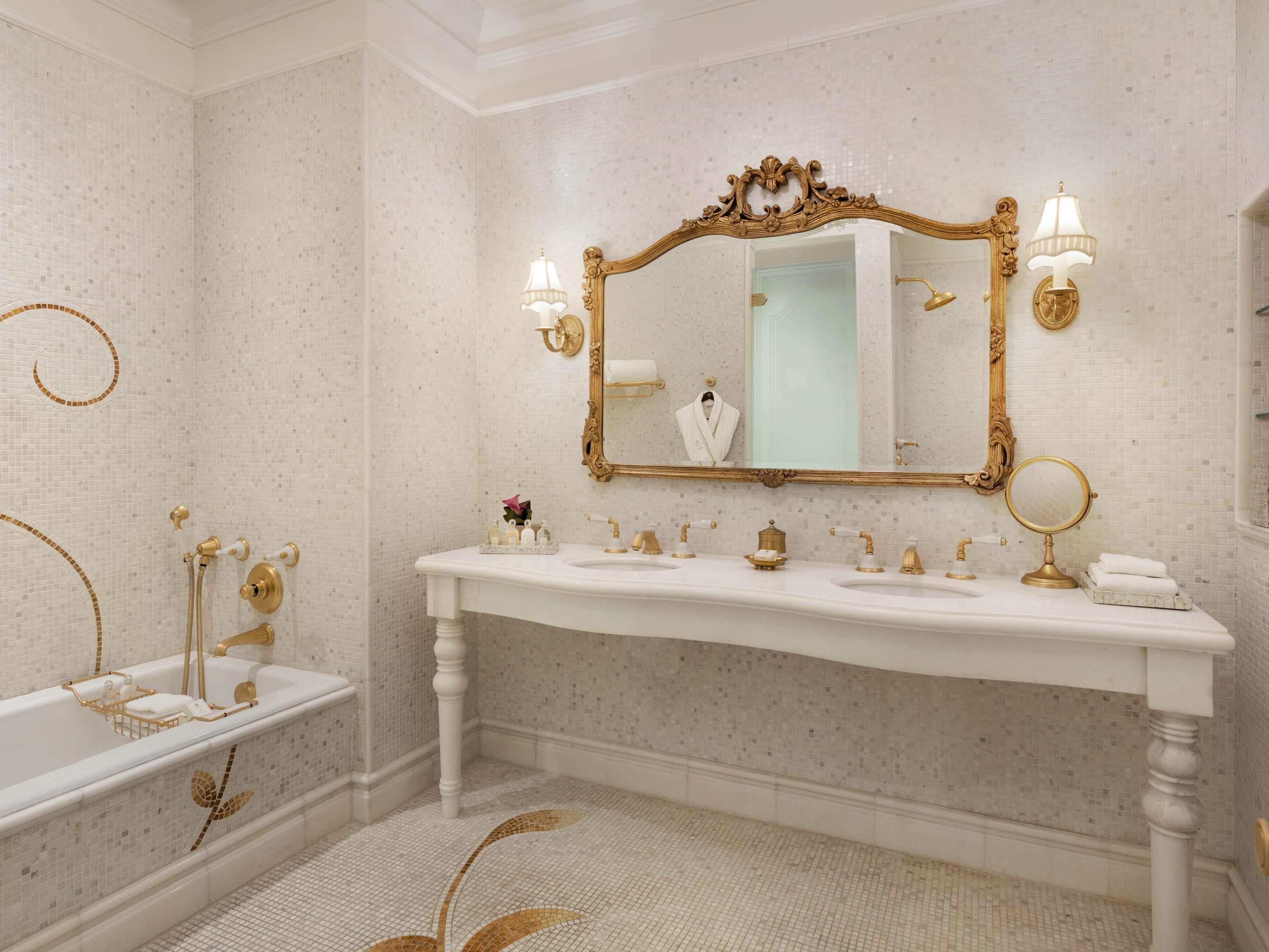 Junior Suite King Size Bed