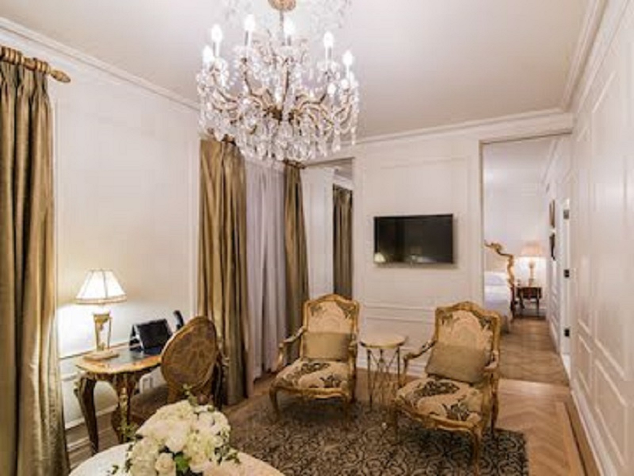 Junior Suite King Size Bed