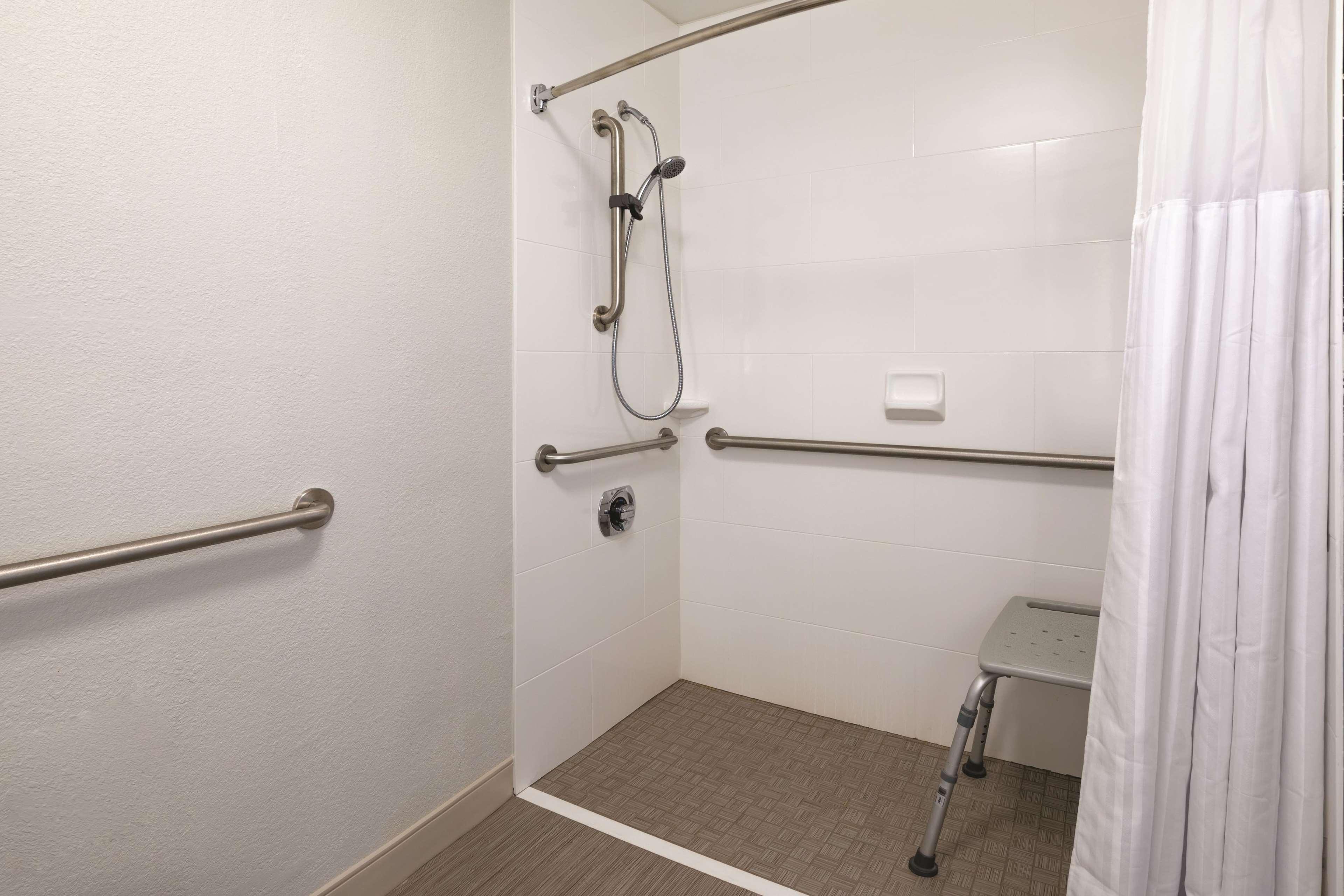 Suite Queen Bed Non Smoking