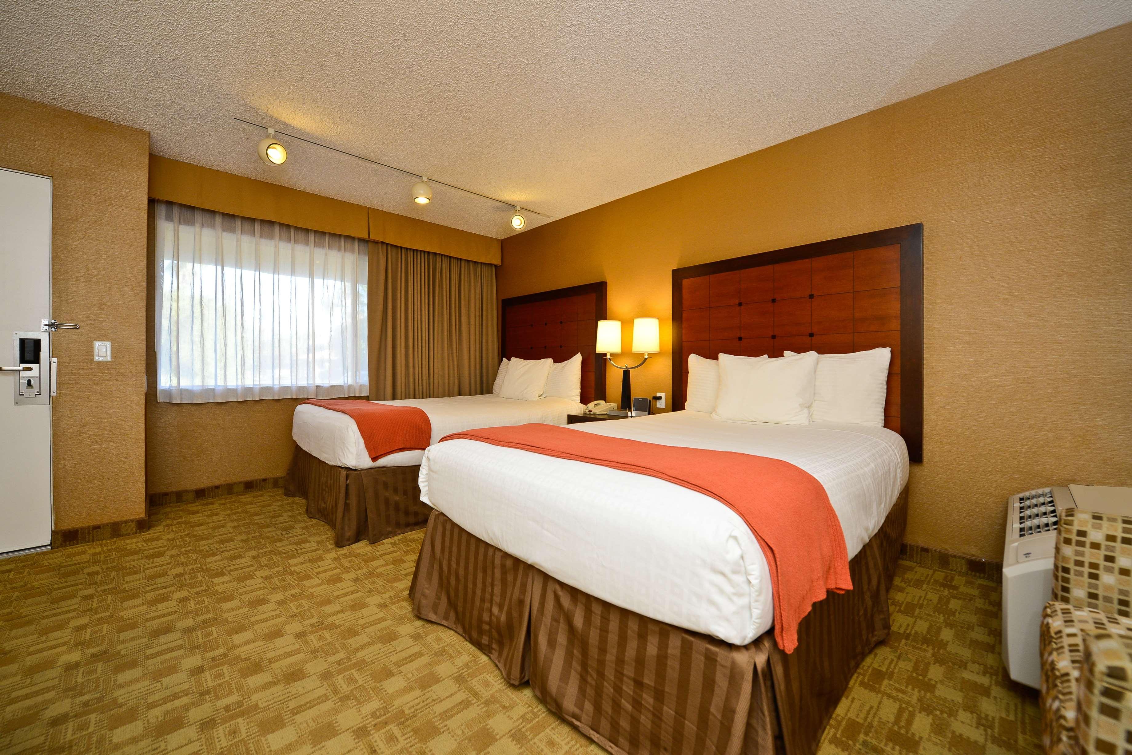 Double Two Queen Beds