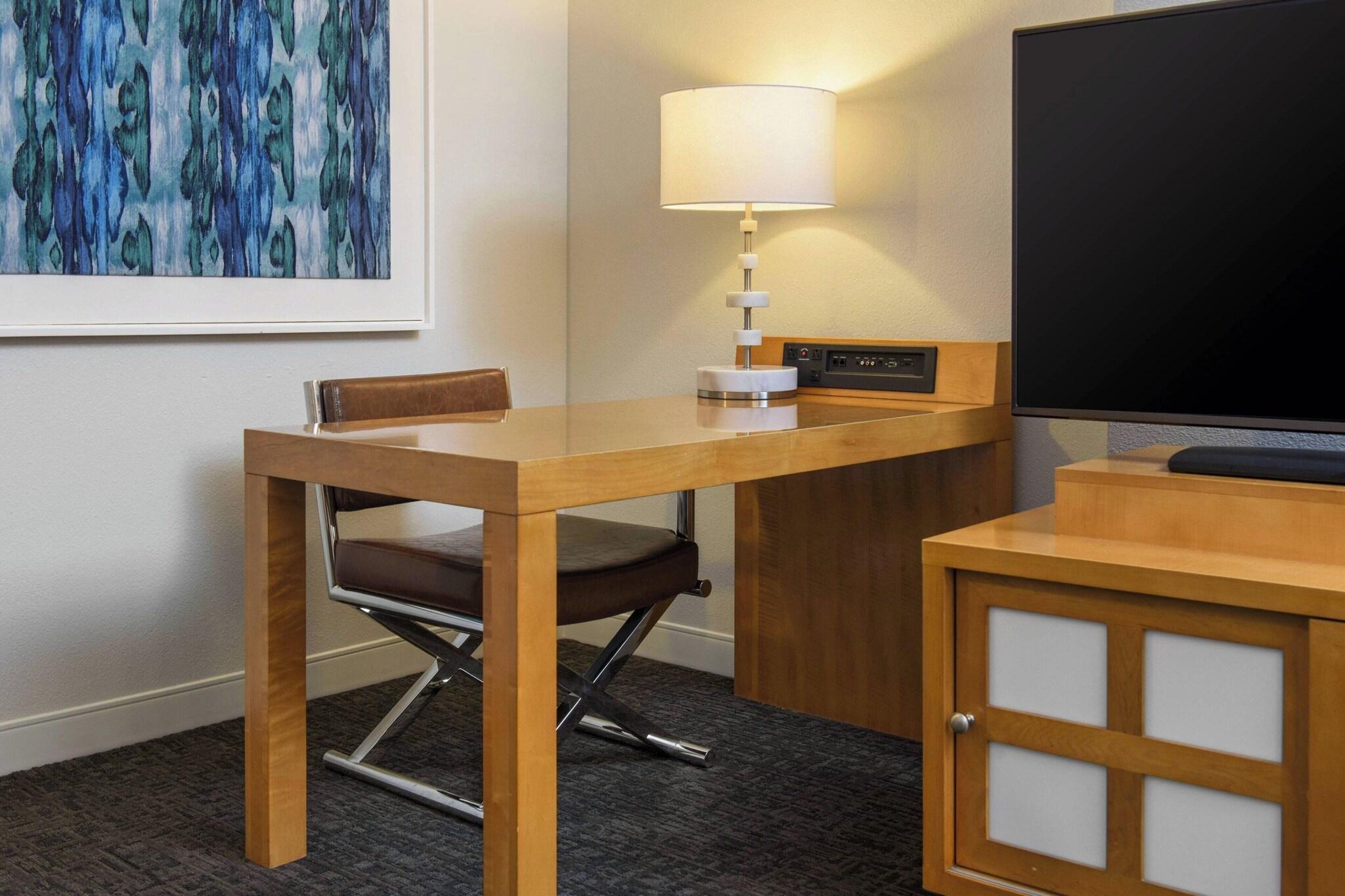 Junior Suite Mountain View