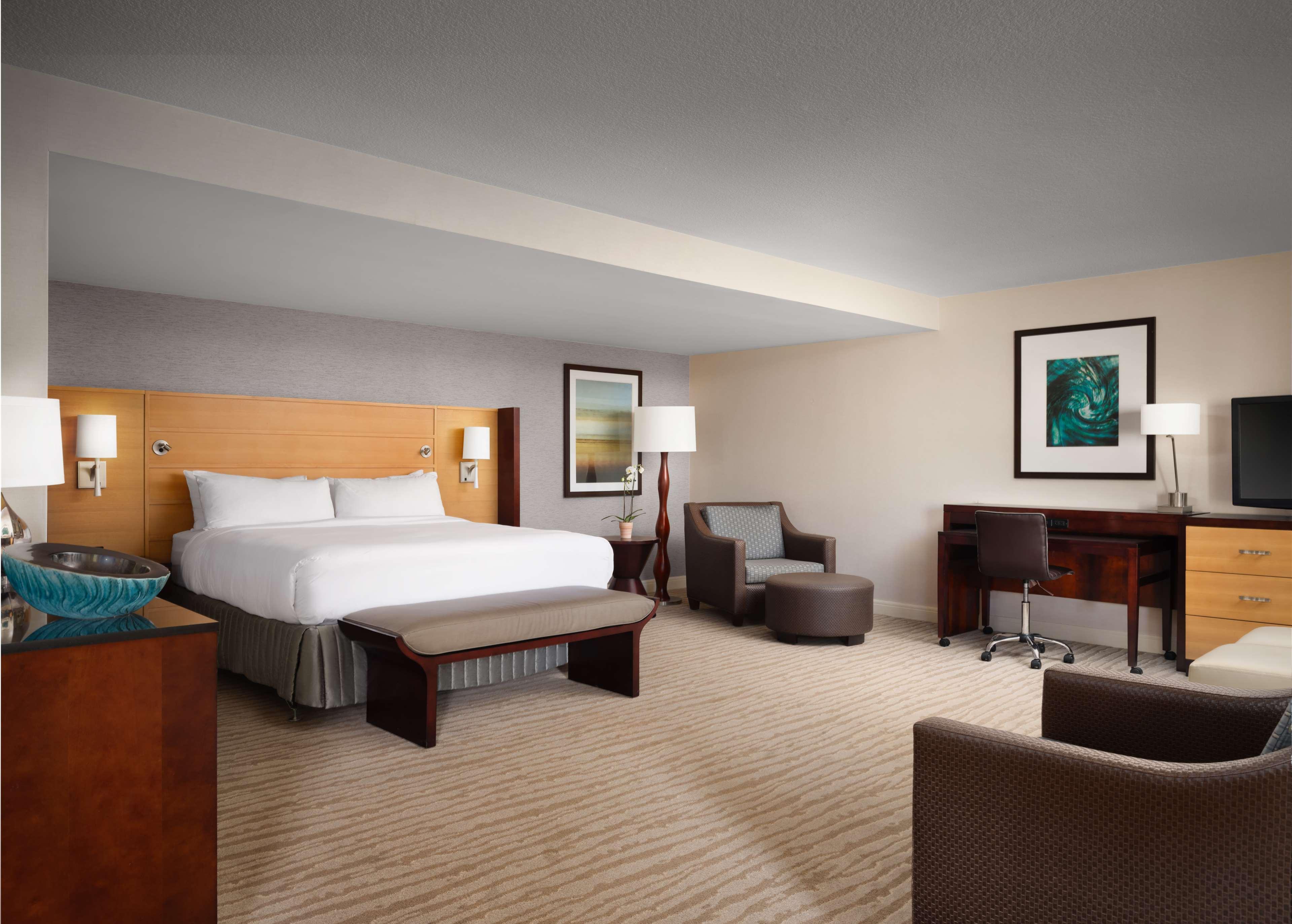 Junior Suite Accessible King Size Bed