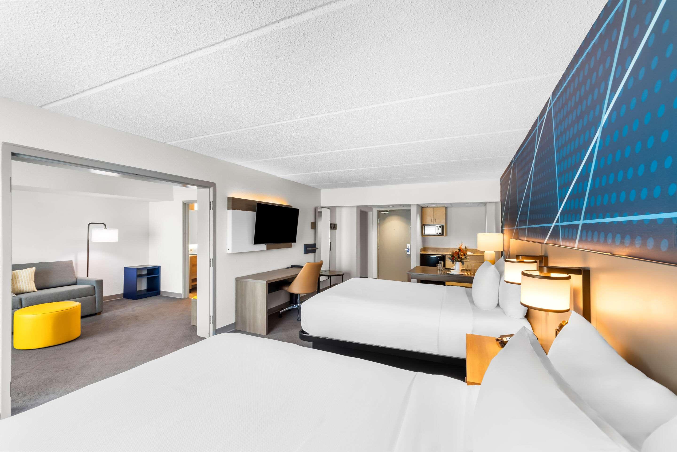 Suite Two Queen Beds Non Smoking