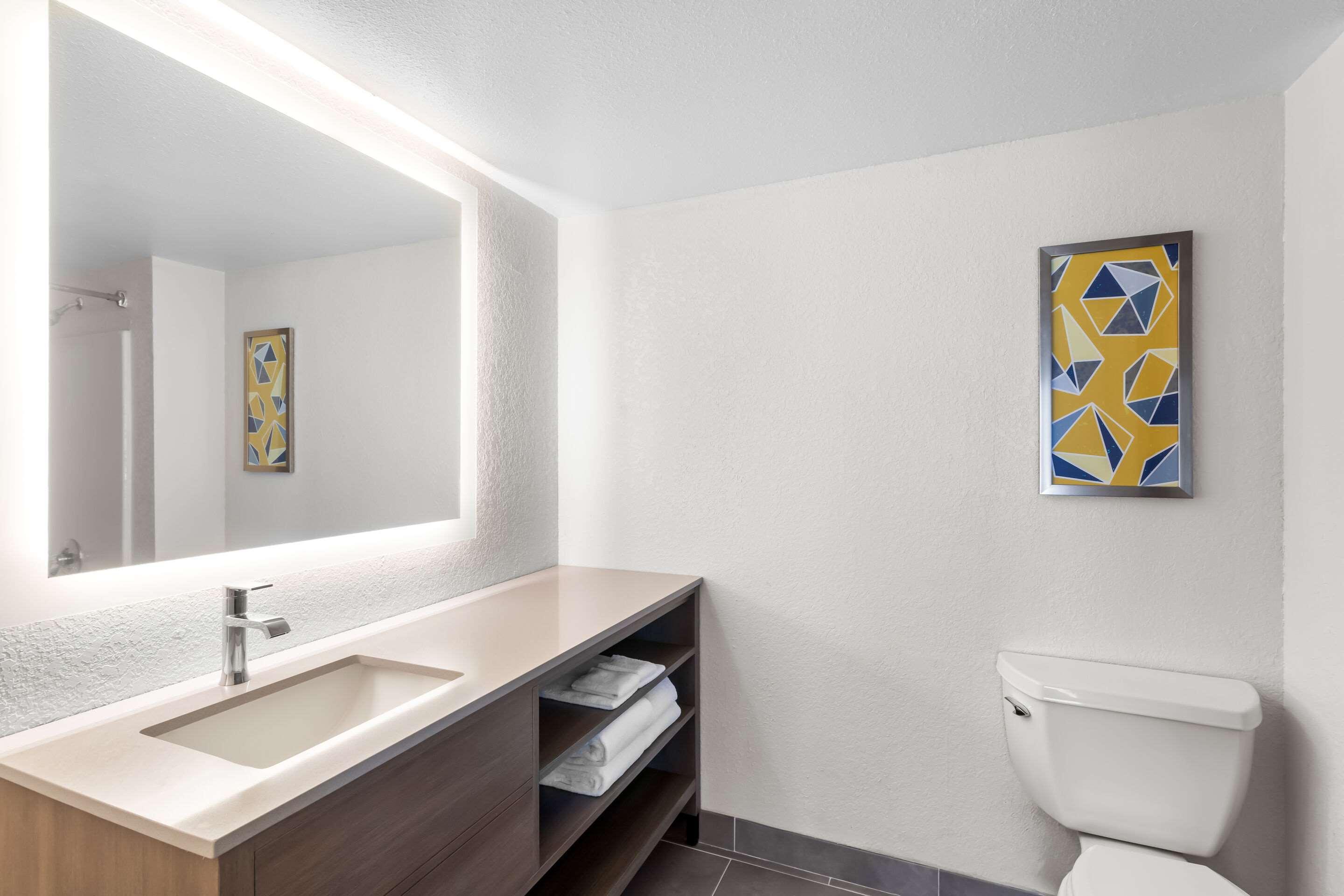 Suite Two Queen Beds Non Smoking